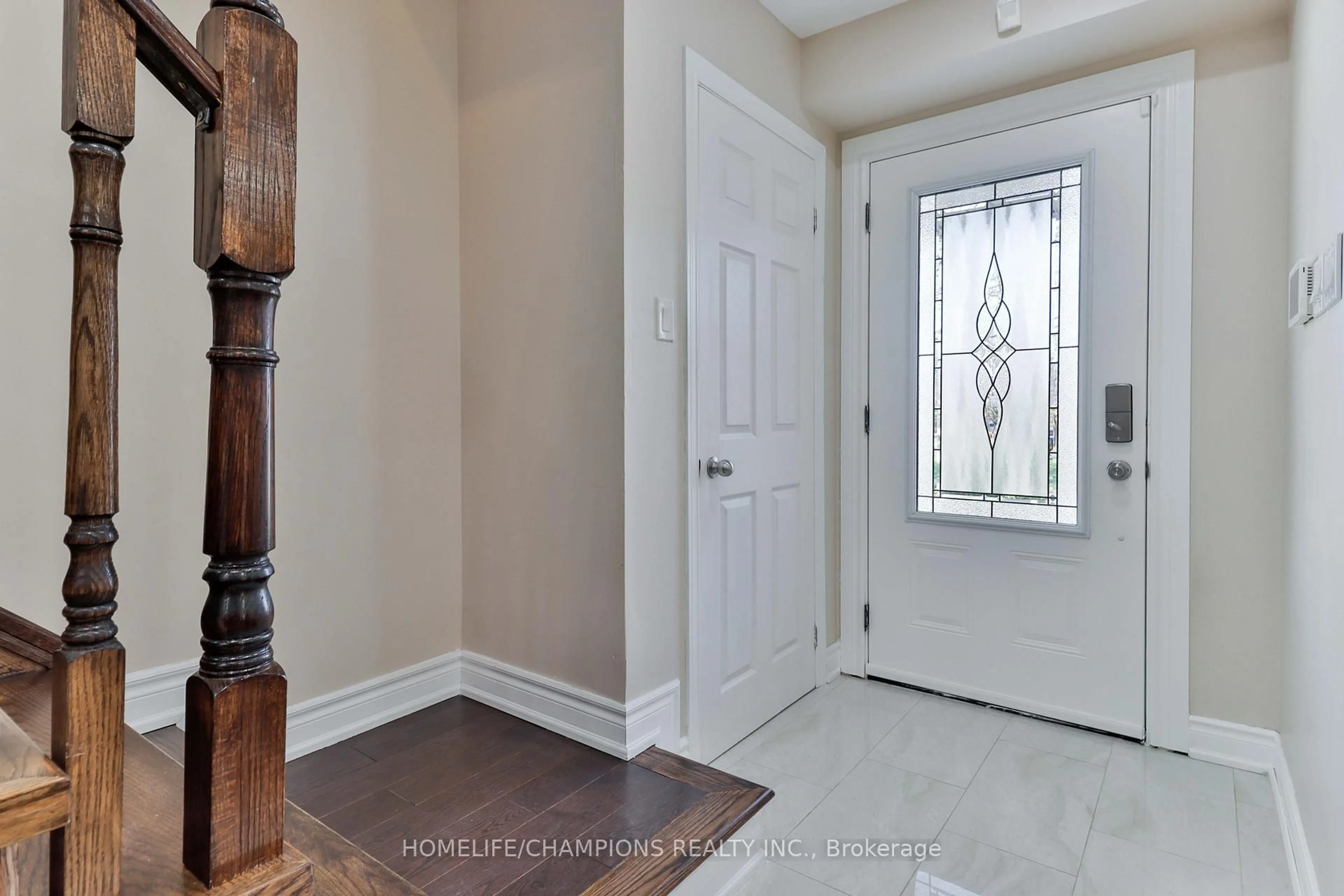 Indoor entryway for 188 Large Cres, Ajax Ontario L1T 2R2