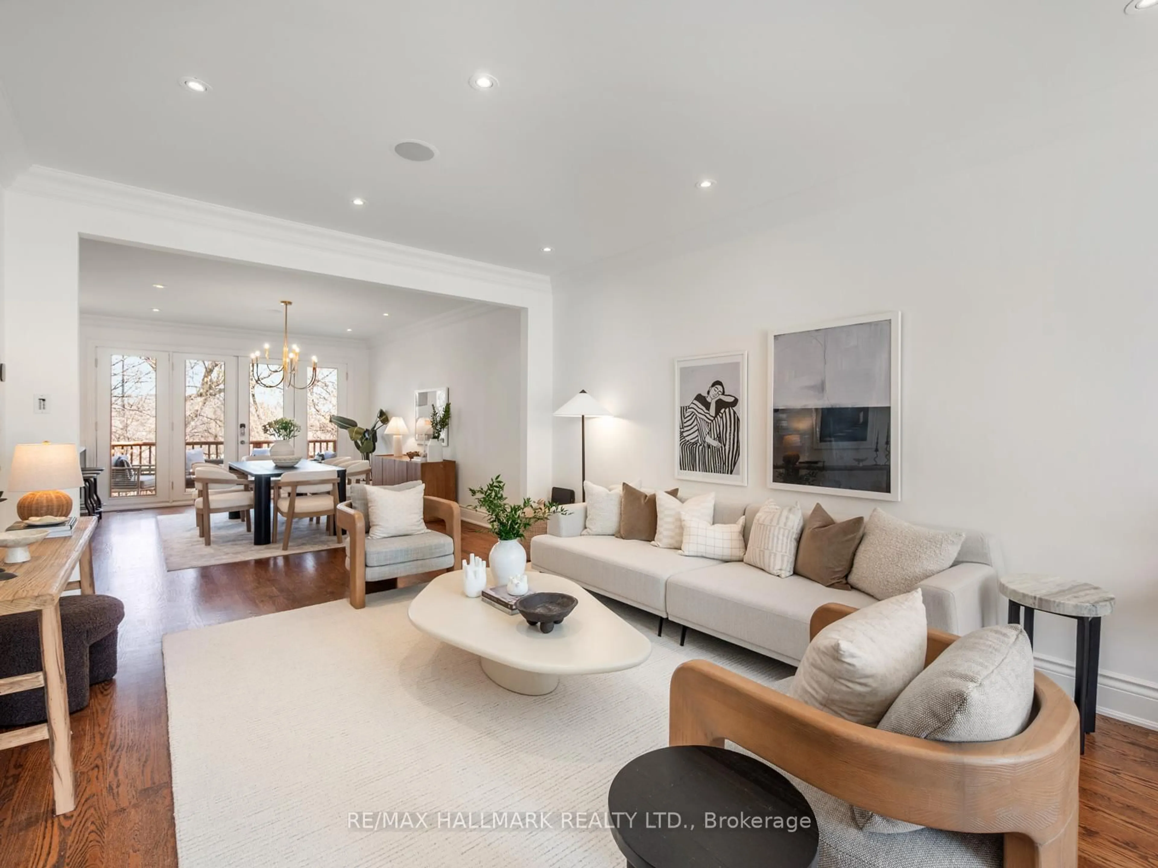 Living room with furniture, unknown for 122 Hopedale Ave, Toronto Ontario M4K 3M7