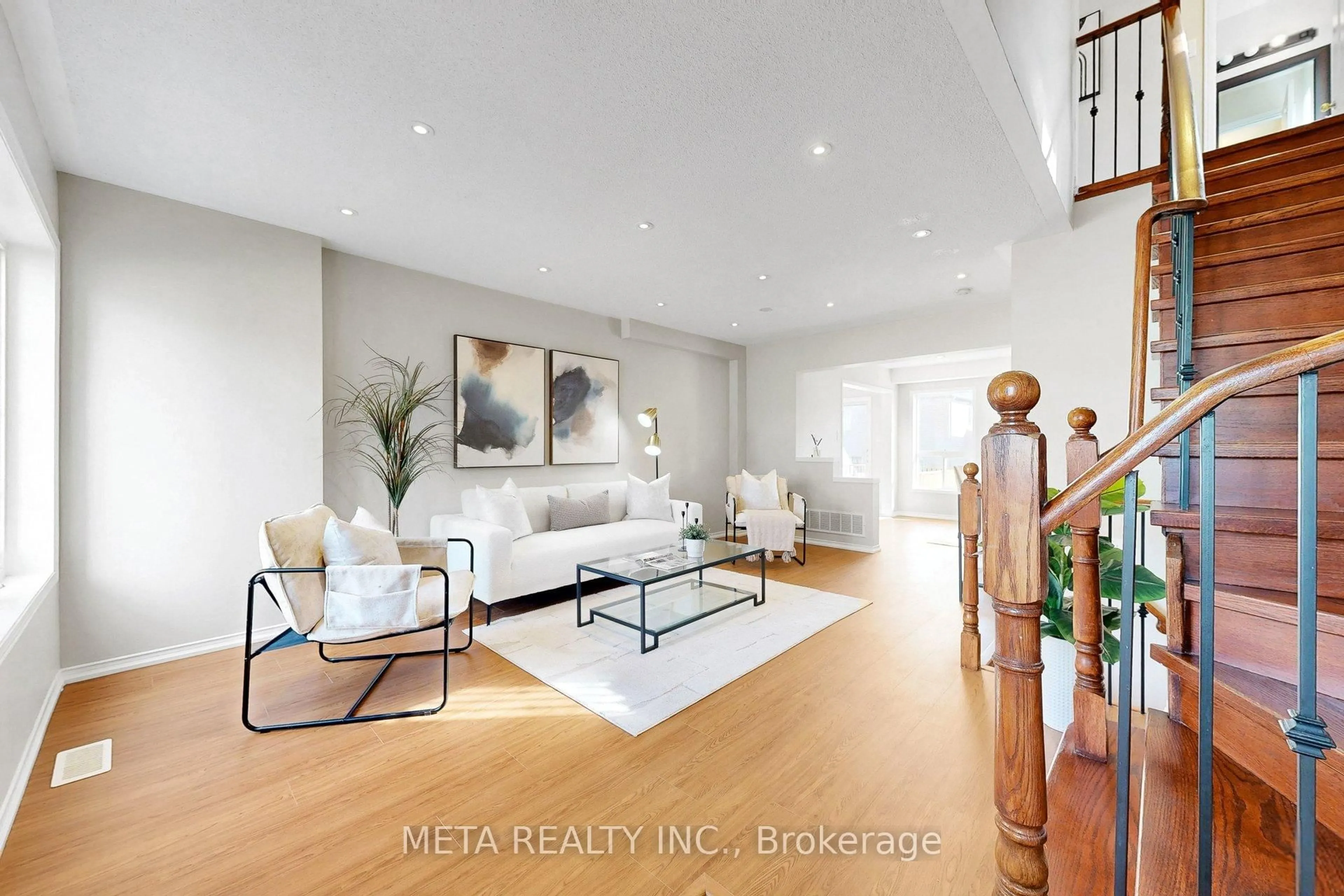 Unknown for 74 McSweeney Cres, Ajax Ontario L1T 4G2