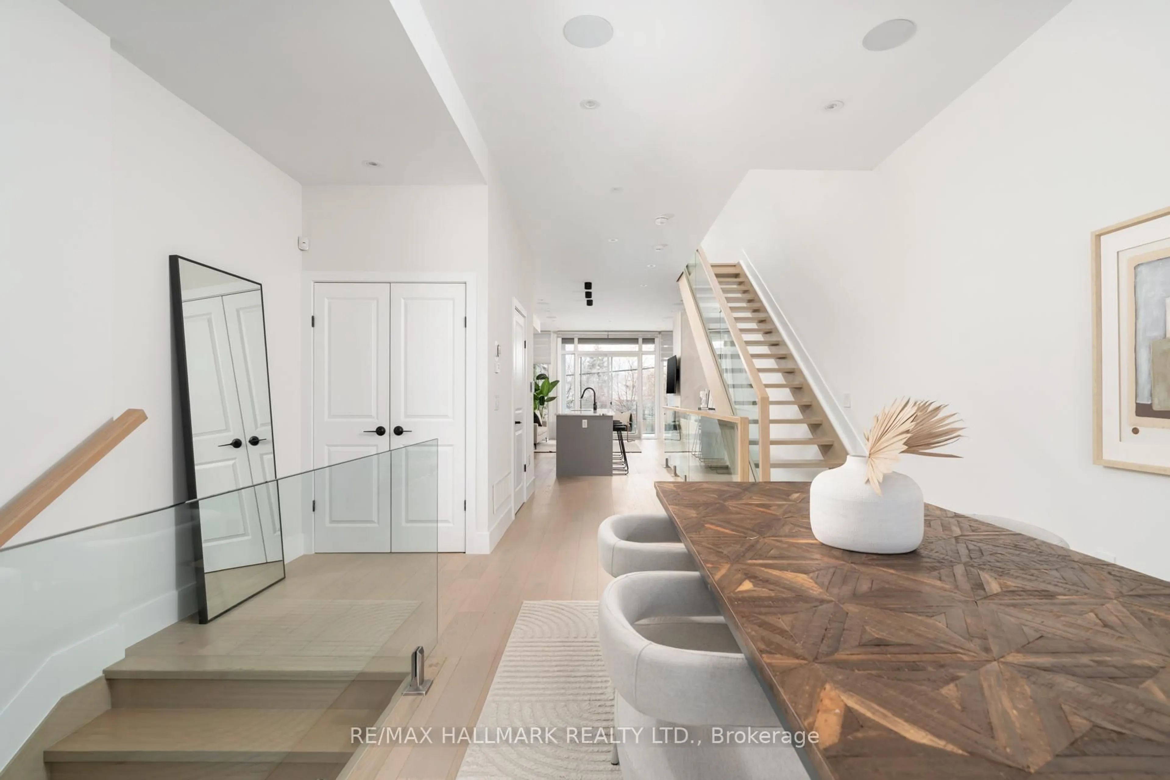 Indoor entryway for 167 Sammon Ave, Toronto Ontario M4J 1Z1