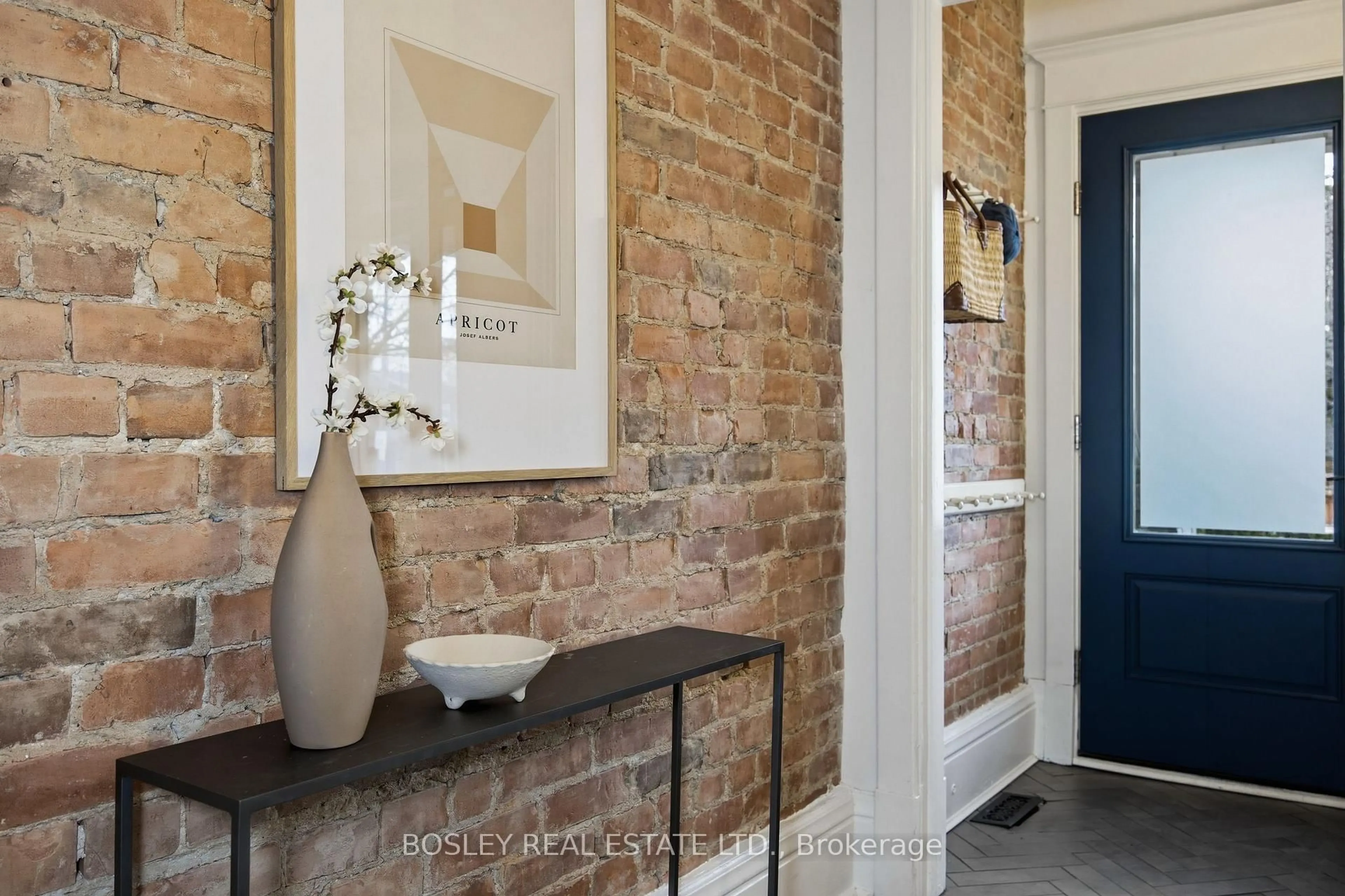 Indoor entryway for 118 Mountjoy Ave, Toronto Ontario M4J 1J8