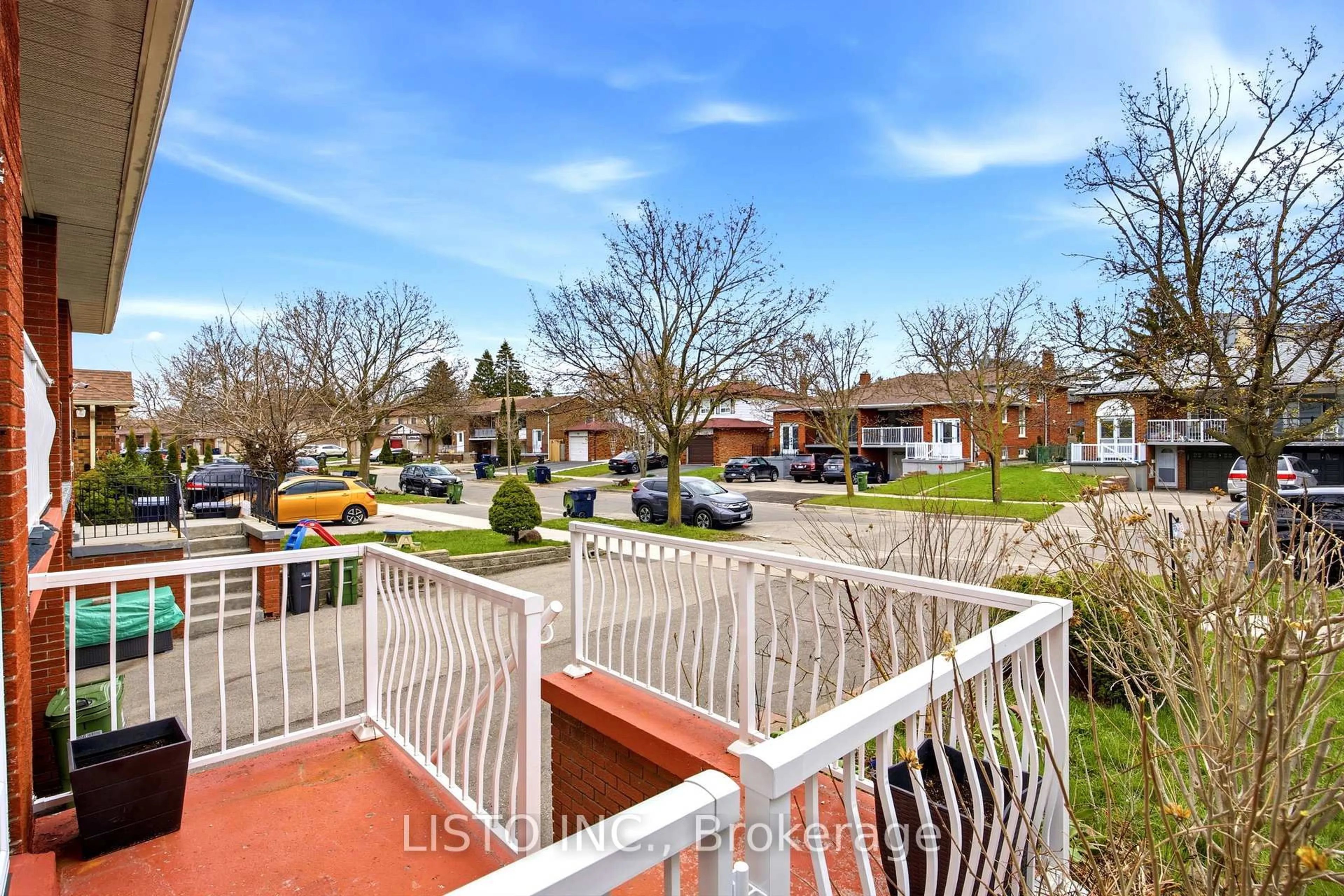 A pic from outside/outdoor area/front of a property/back of a property/a pic from drone, street for 43 Robbinstone Dr, Toronto Ontario M1B 2C4