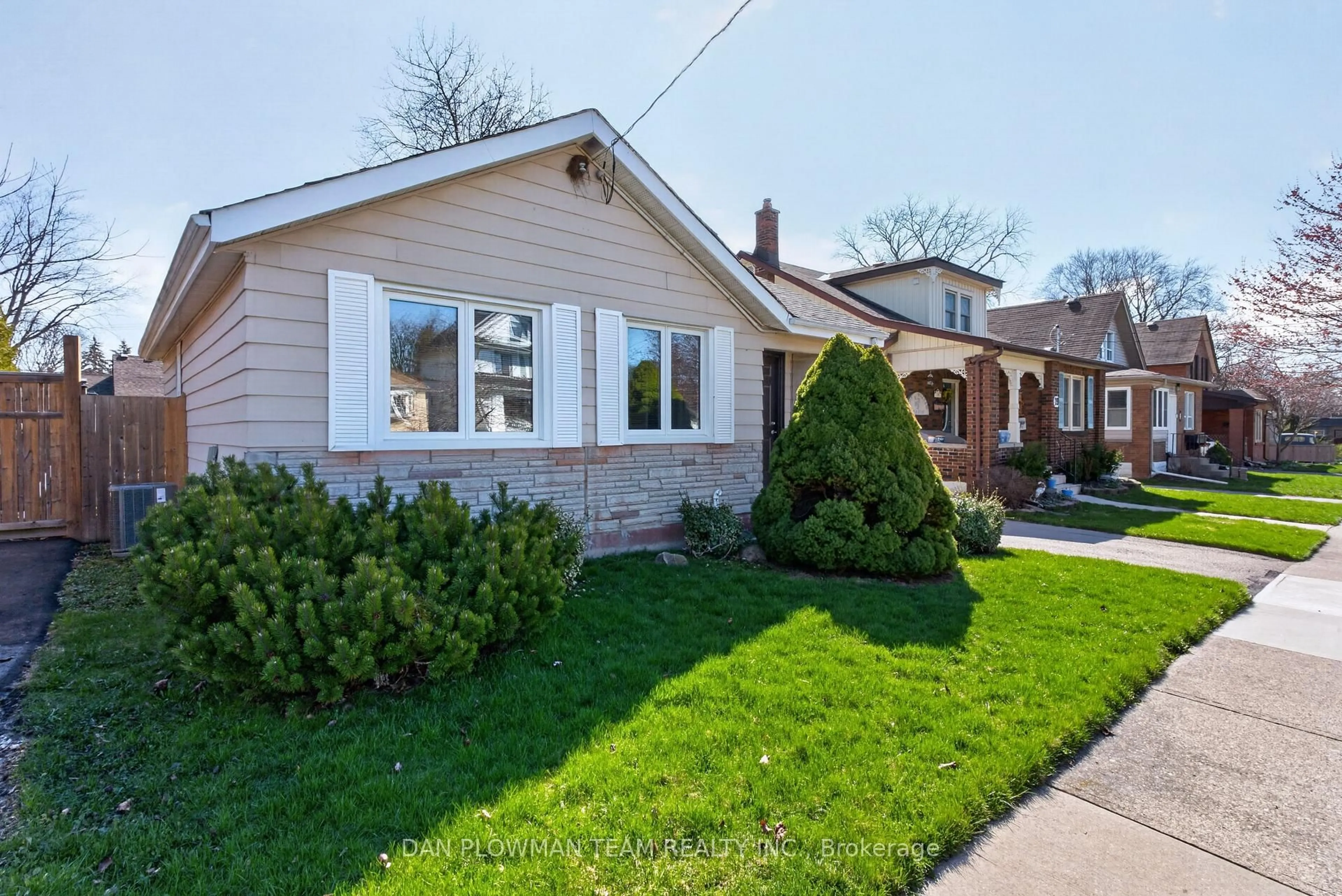 Home with brick exterior material, street for 23 Patricia Ave, Oshawa Ontario L1H 5W1