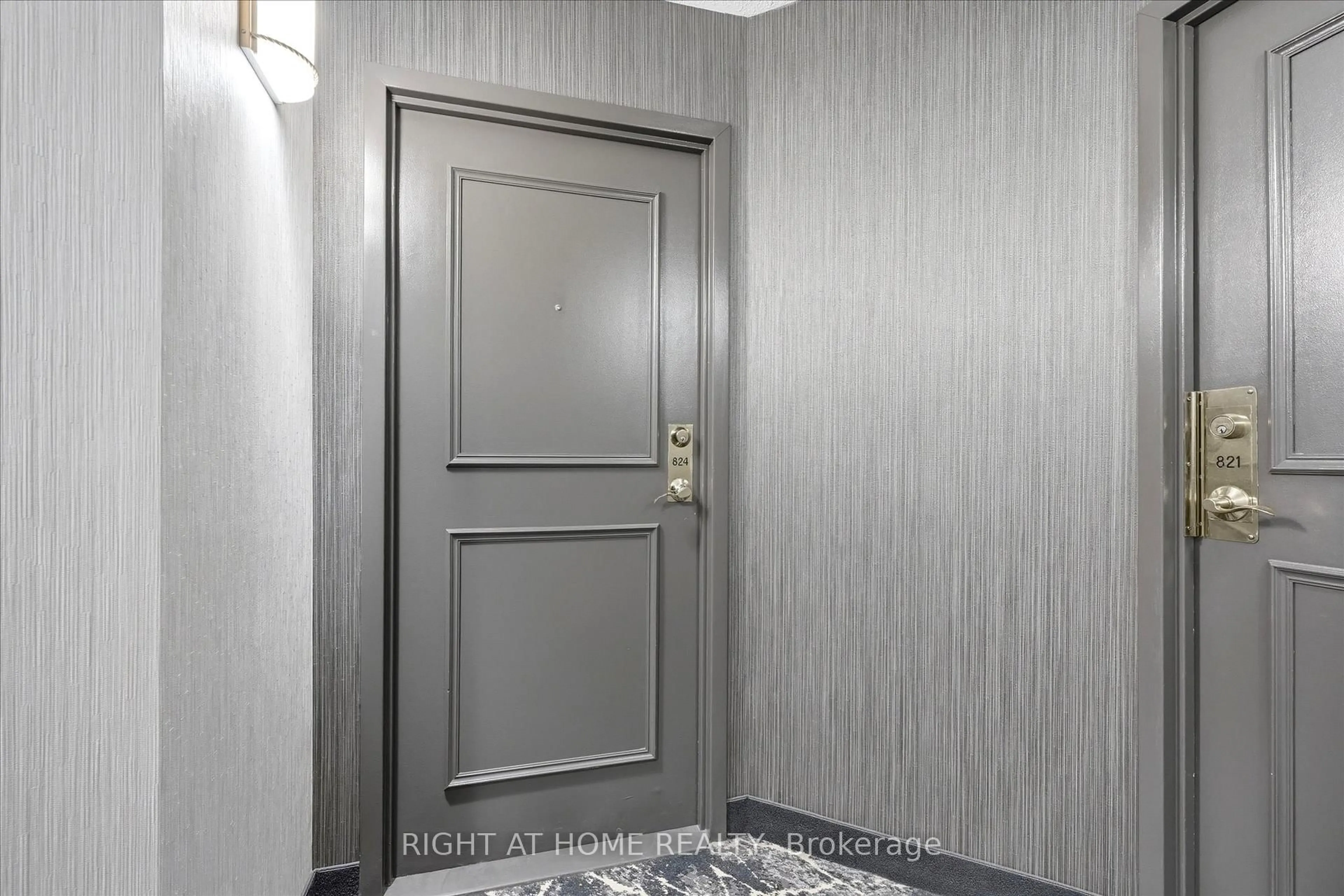 Indoor foyer for 11753 Sheppard Ave #824, Toronto Ontario M1B 5M3