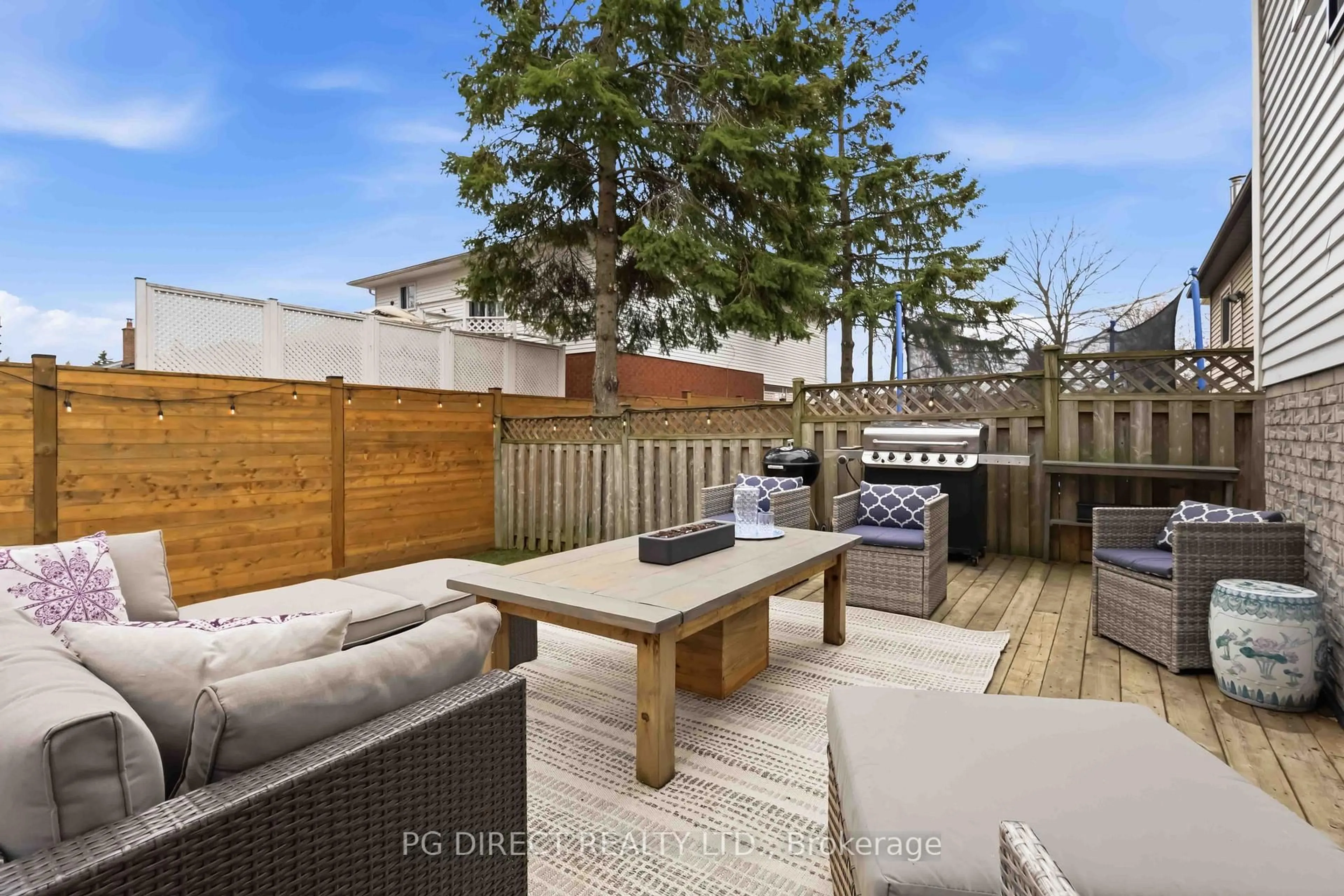 Patio, street for 120 Sandringham Dr, Clarington Ontario L1E 1Y6