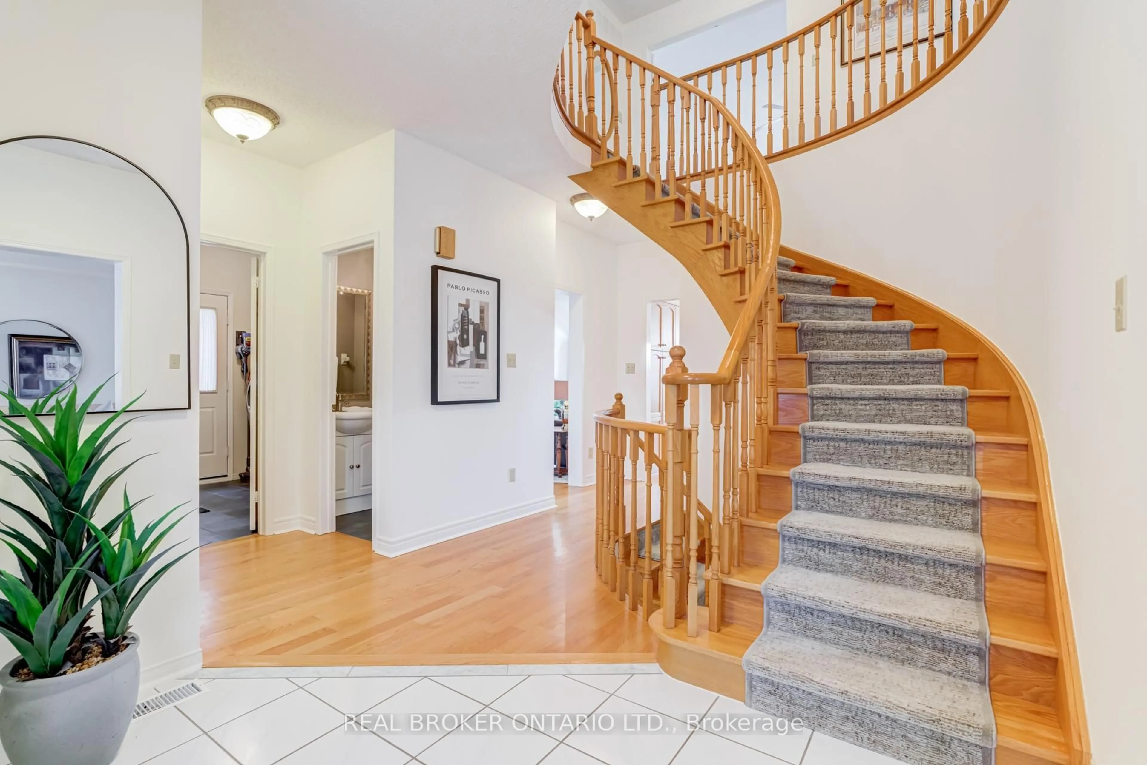 Unknown for 886 Darwin Dr, Pickering Ontario L1X 2P8