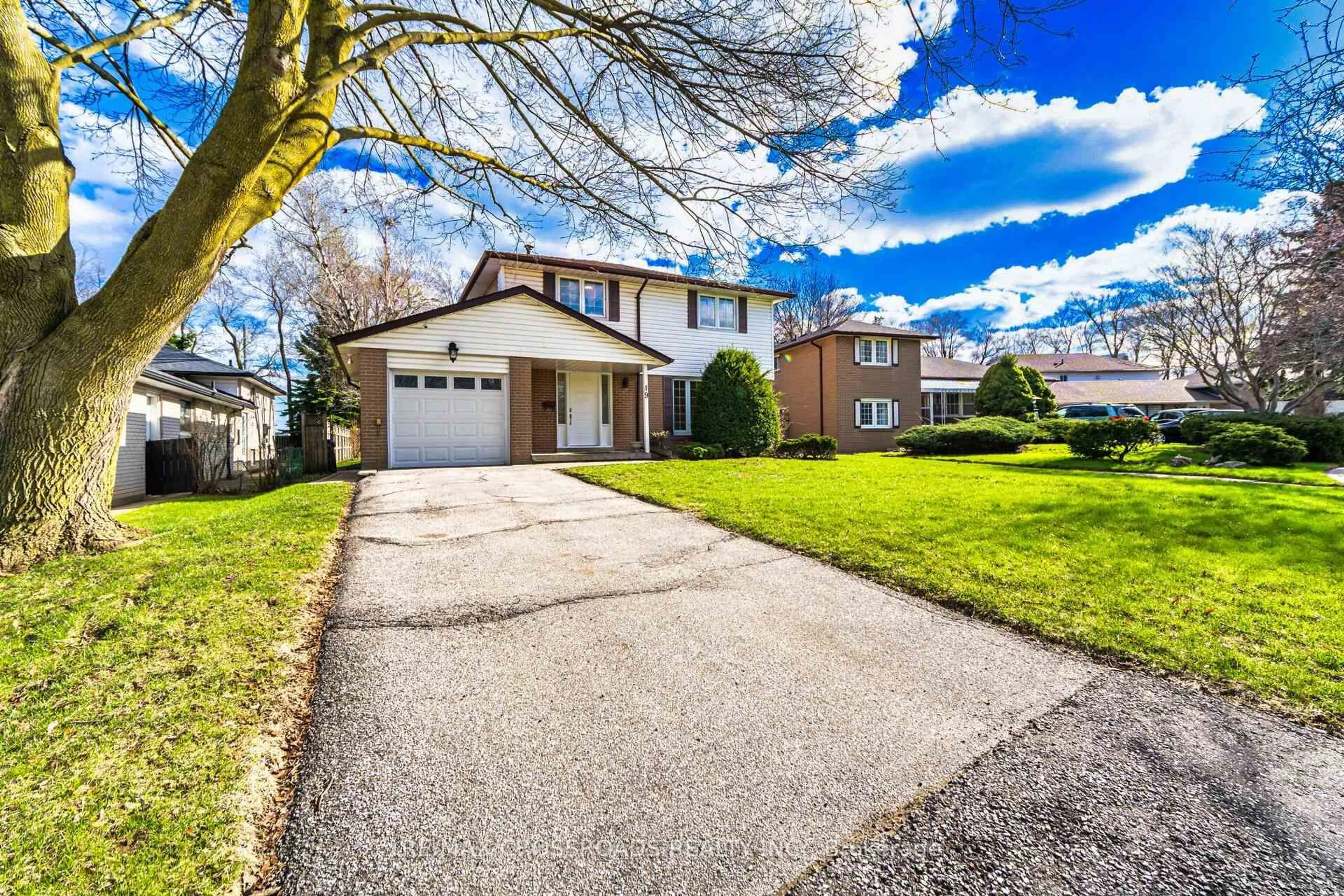 Unknown for 19 Portico Dr, Toronto Ontario M1G 3R4