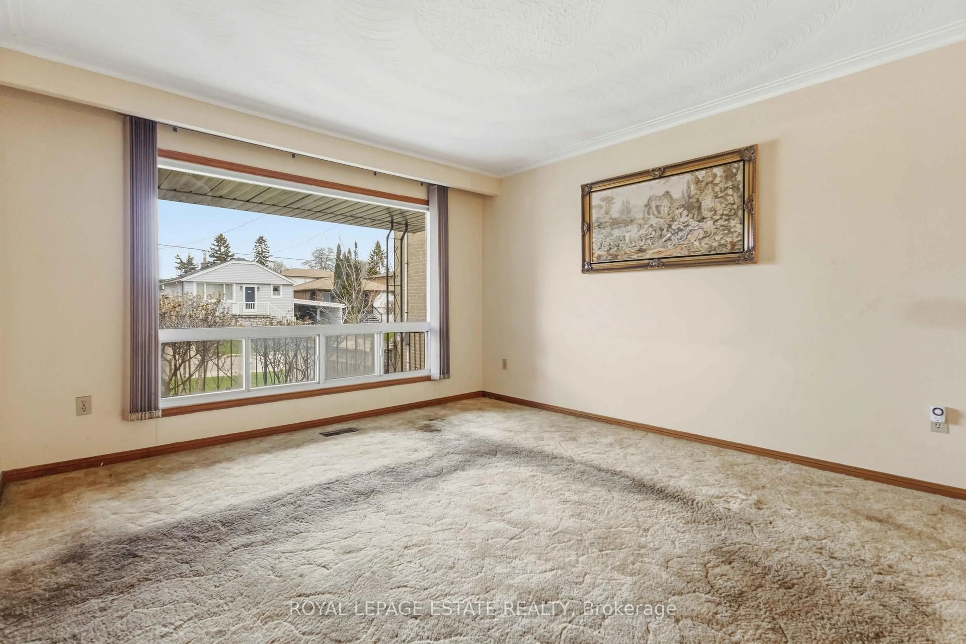 A pic of a room for 20 Davidson Ave, Toronto Ontario M1K 1C3