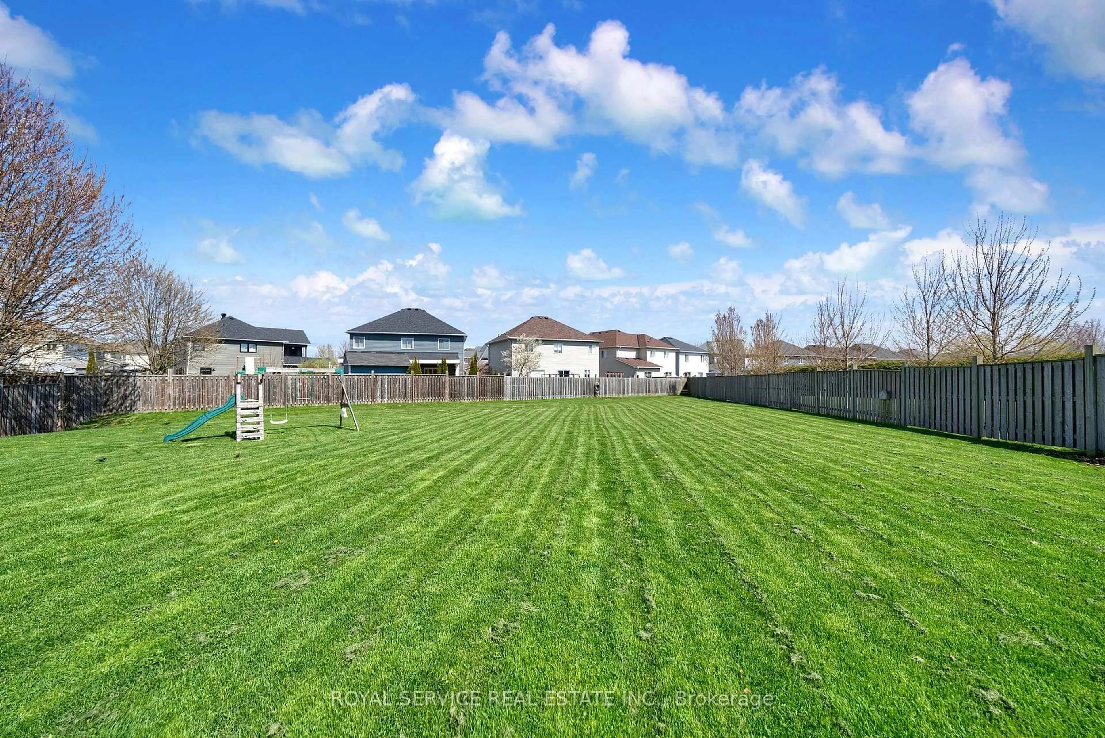 A pic from outside/outdoor area/front of a property/back of a property/a pic from drone, unknown for 35 Alldread Cres, Clarington Ontario L1B 0C2