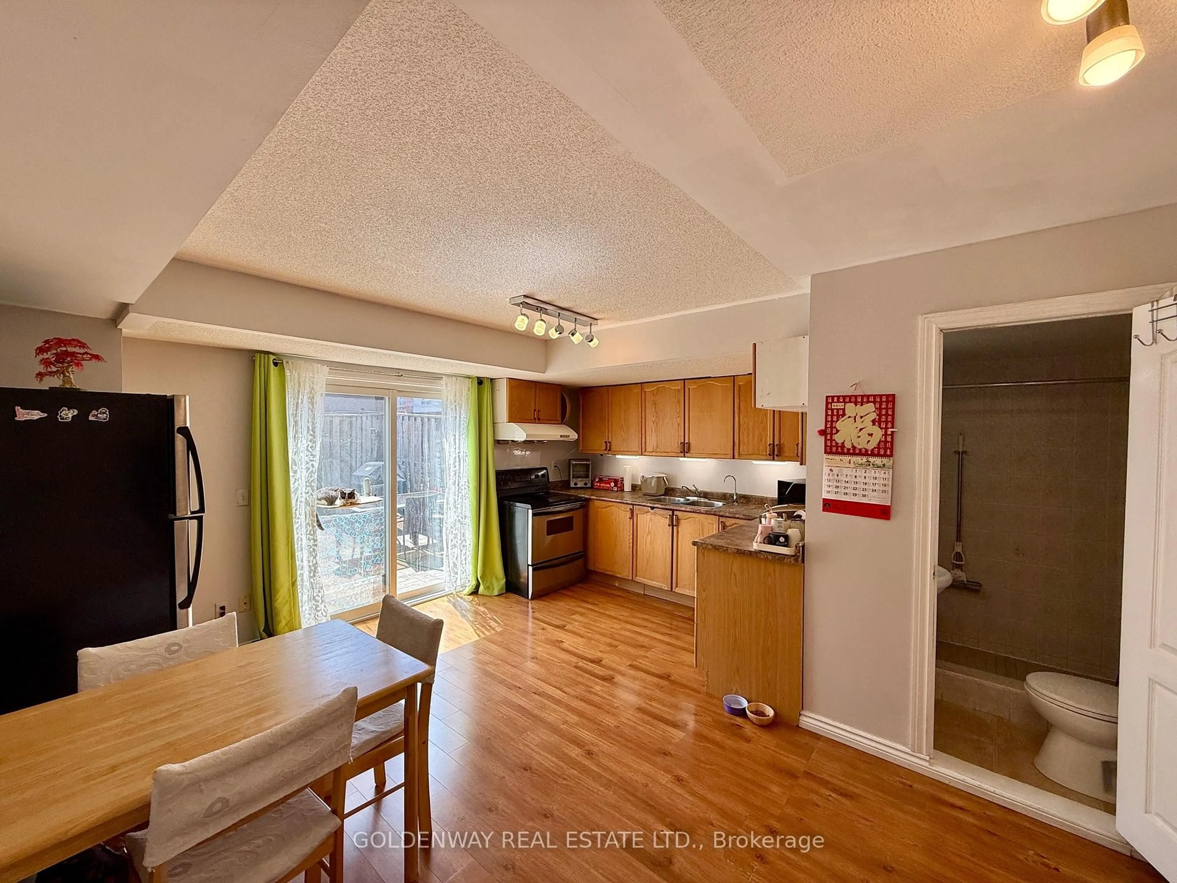 Open concept kitchen, unknown for 121 Mike Myers Dr, Toronto Ontario M1P 5G4