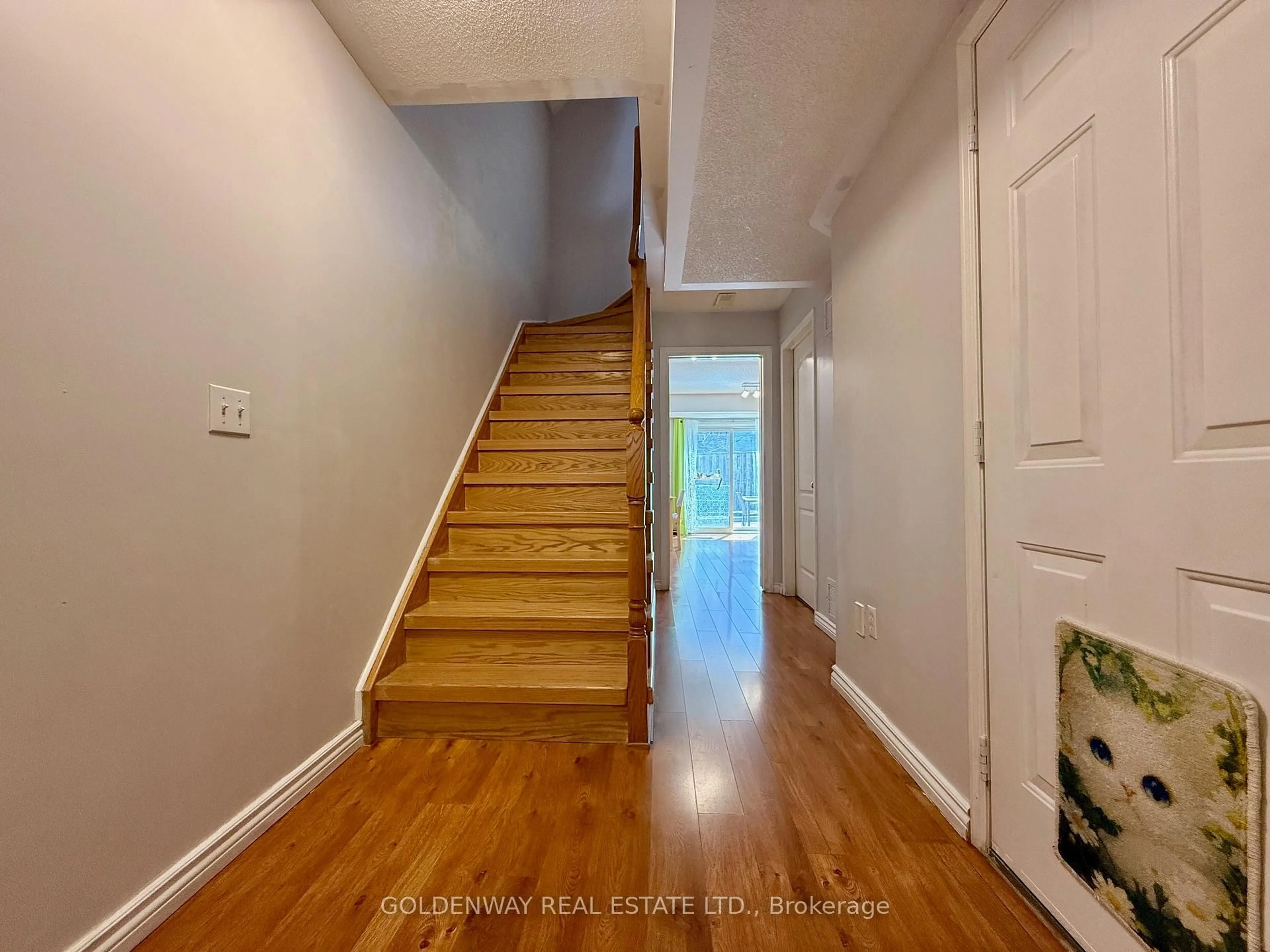 Unknown for 121 Mike Myers Dr, Toronto Ontario M1P 5G4