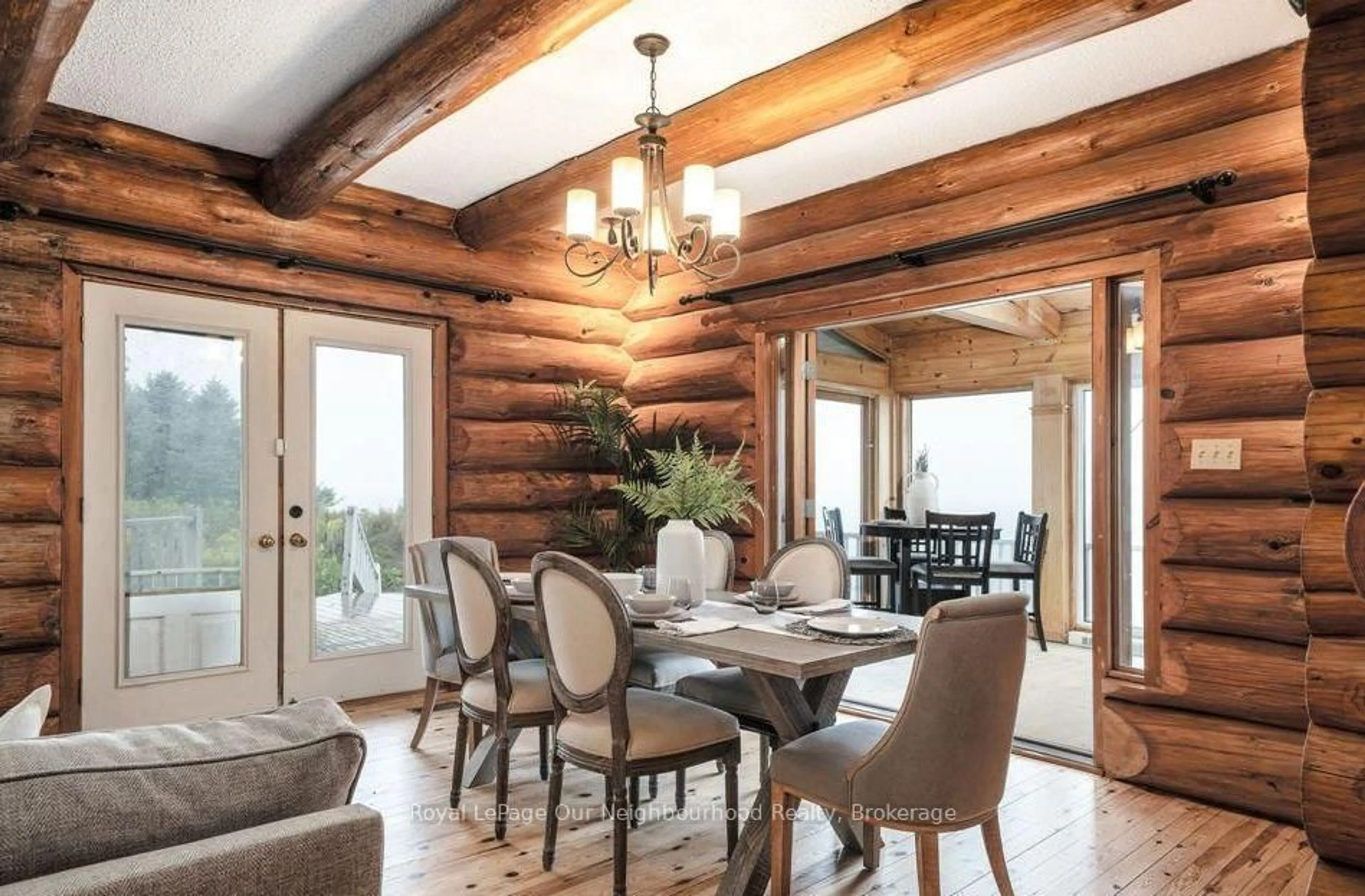 Dining room, wood/laminate floor for 3741 Lakeshore Rd, Clarington Ontario L1B 1L9