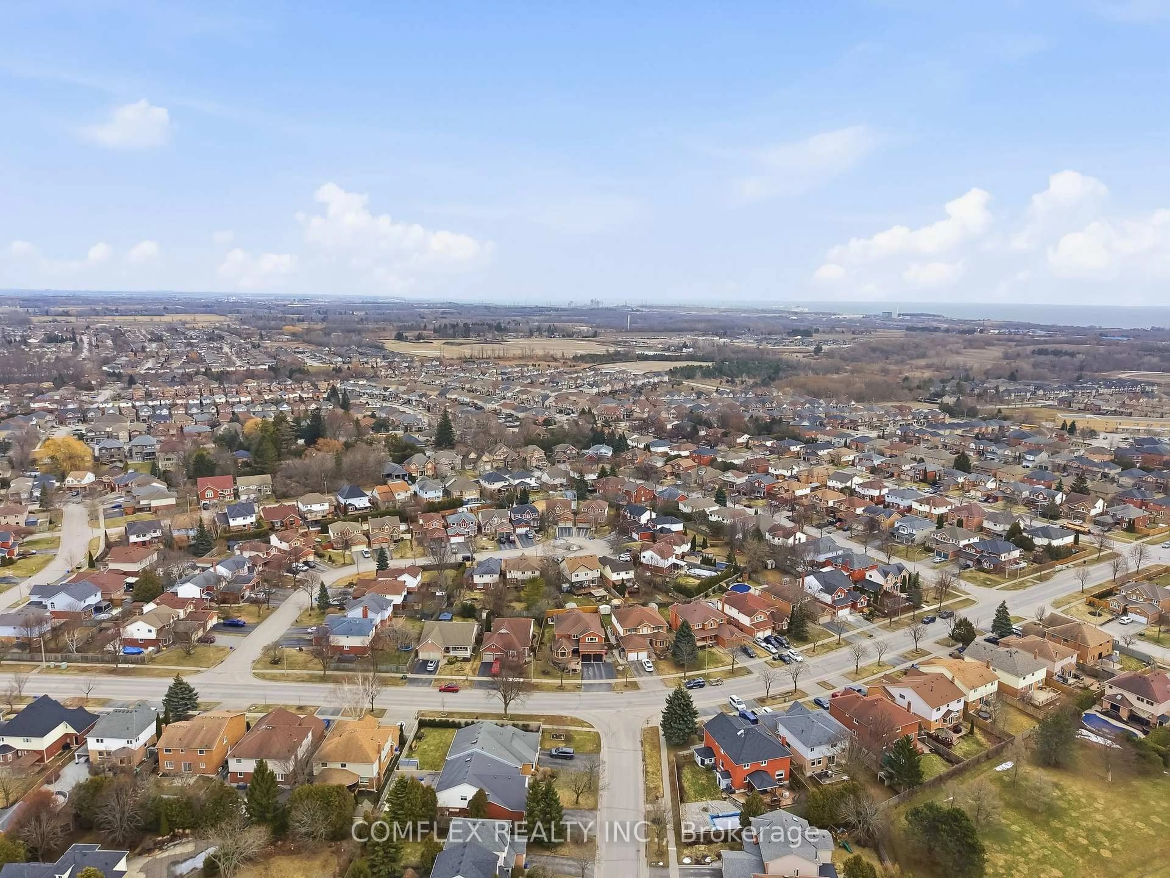 A pic from outside/outdoor area/front of a property/back of a property/a pic from drone, mountain view for 119 Robert Adams Dr, Clarington Ontario L1E 2C4
