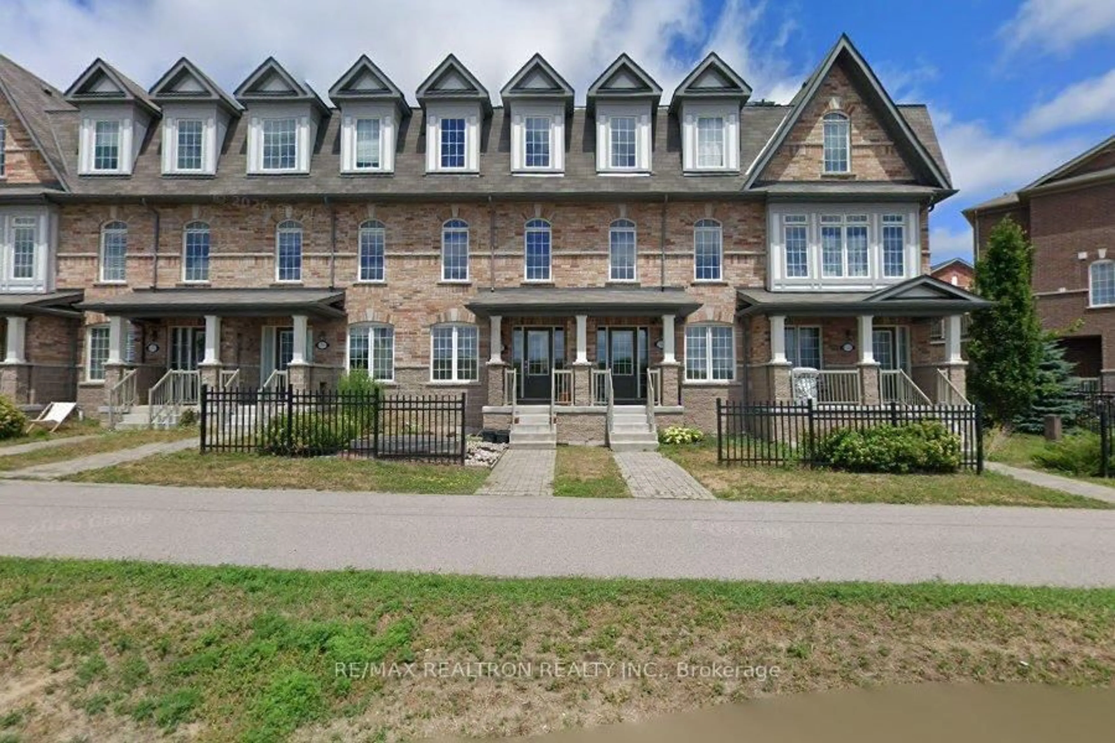 A pic from outside/outdoor area/front of a property/back of a property/a pic from drone, unknown for 1365 Salem Rd, Ajax Ontario L1Z 0R9