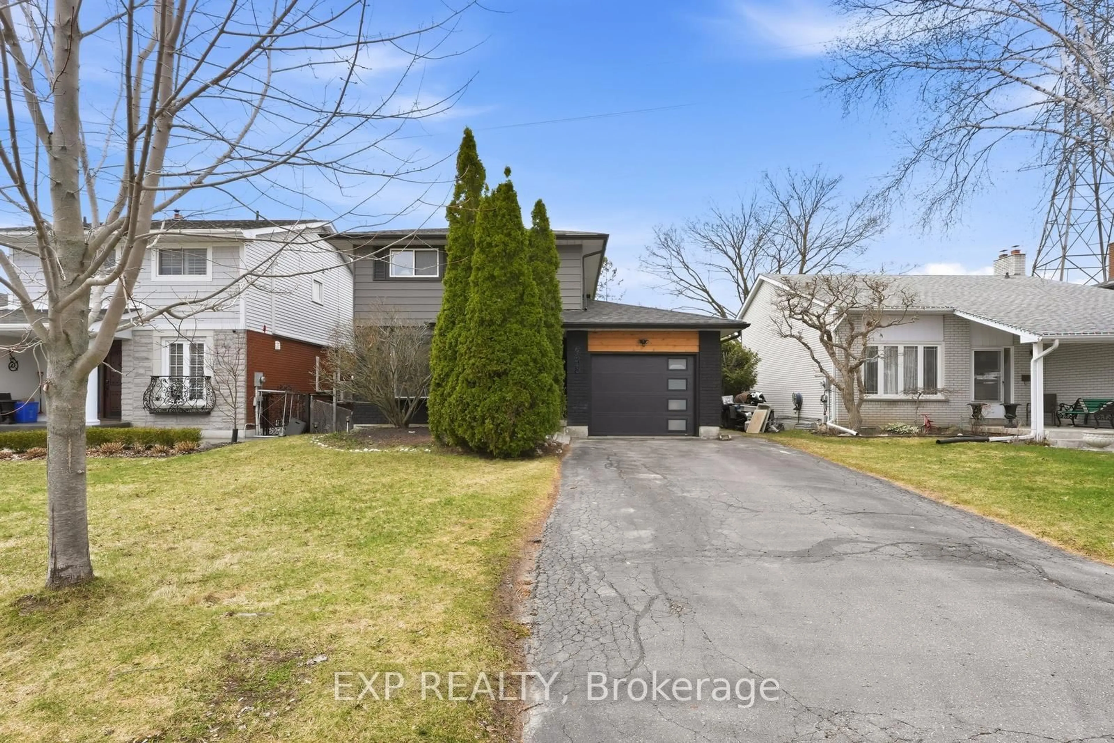 Unknown for 948 Downing Crt, Oshawa Ontario L1G 7R5