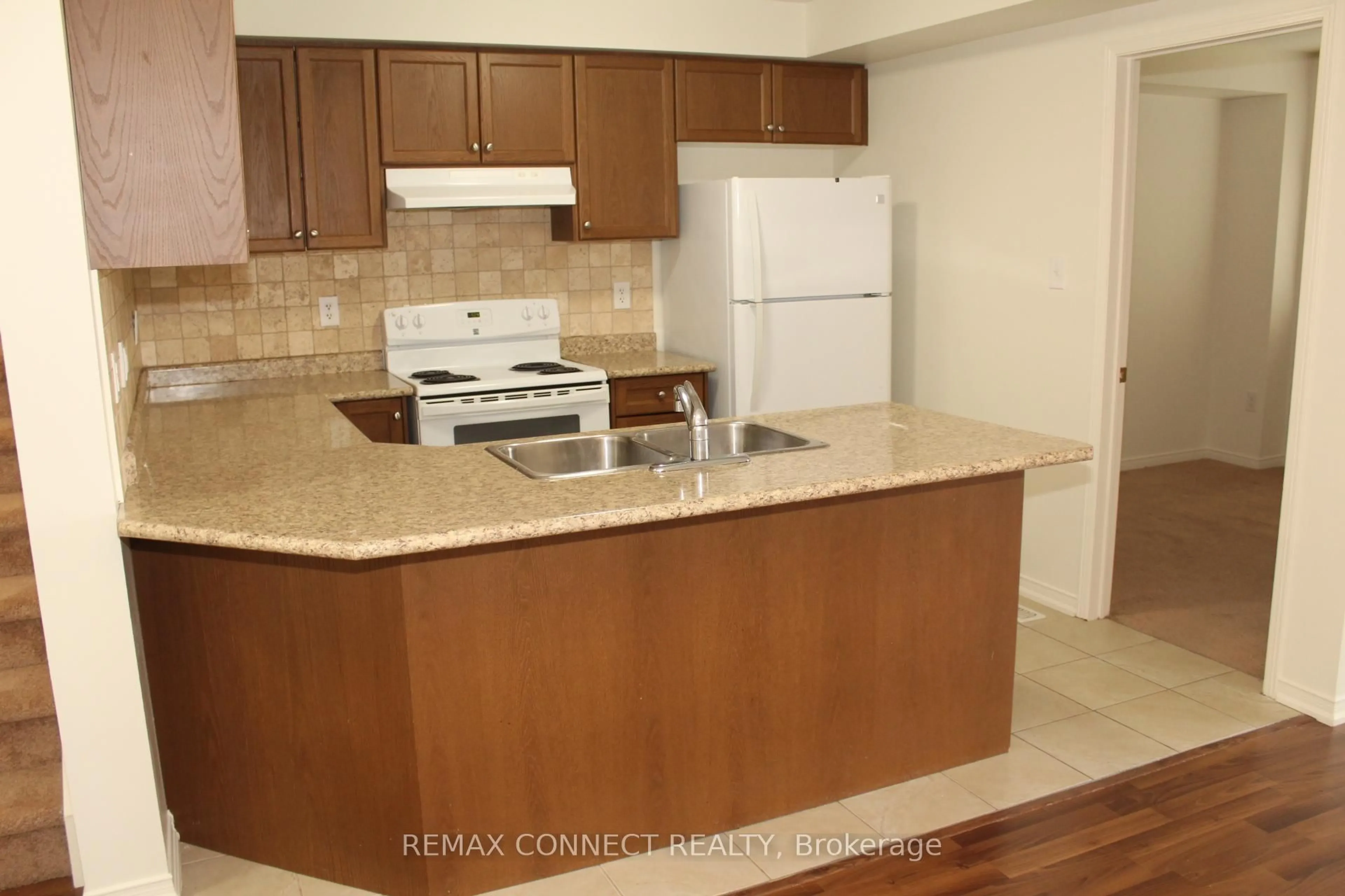 Standard kitchen, unknown for 37 Chaston Rd, Ajax Ontario L1Z 0M5