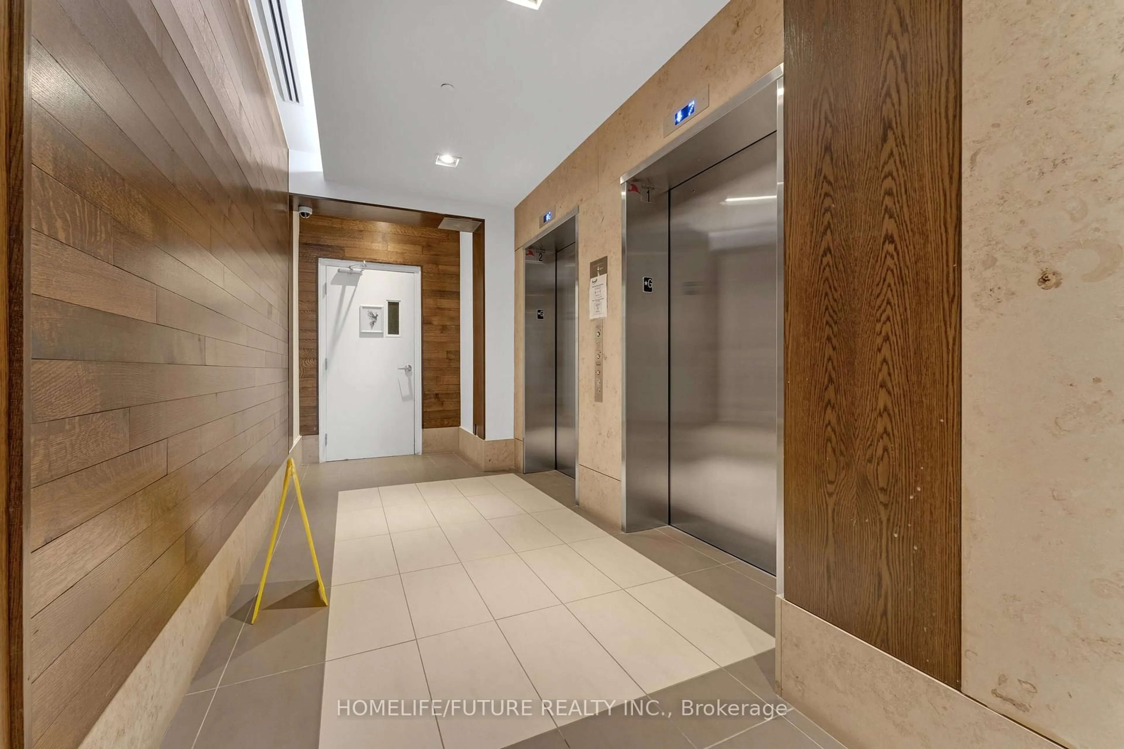 Indoor foyer for 1215 Bayly St #1301, Pickering Ontario L1W 0B4