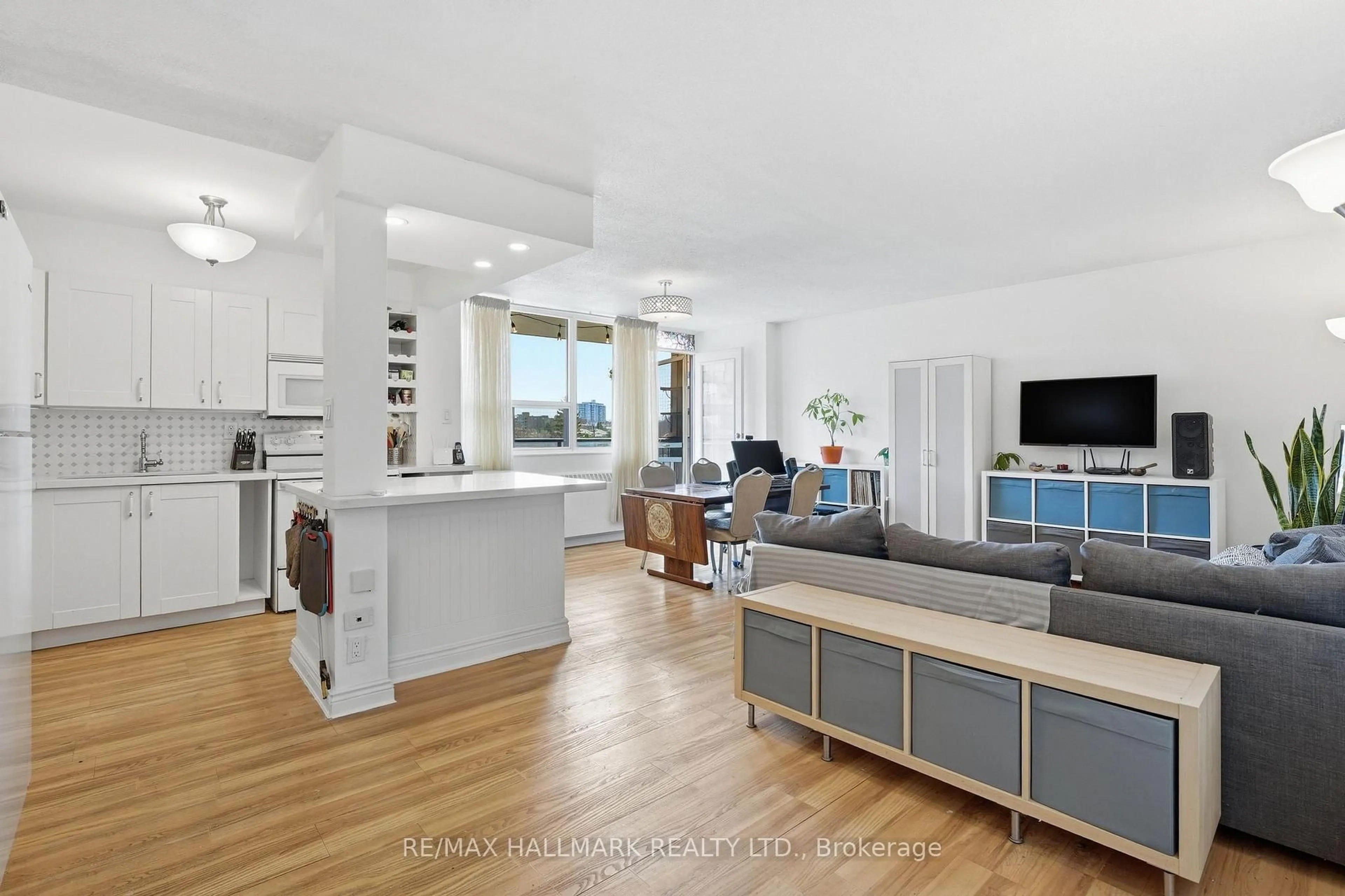 Open concept kitchen, unknown for 180 Markham Rd #503, Toronto Ontario M1M 2Z9