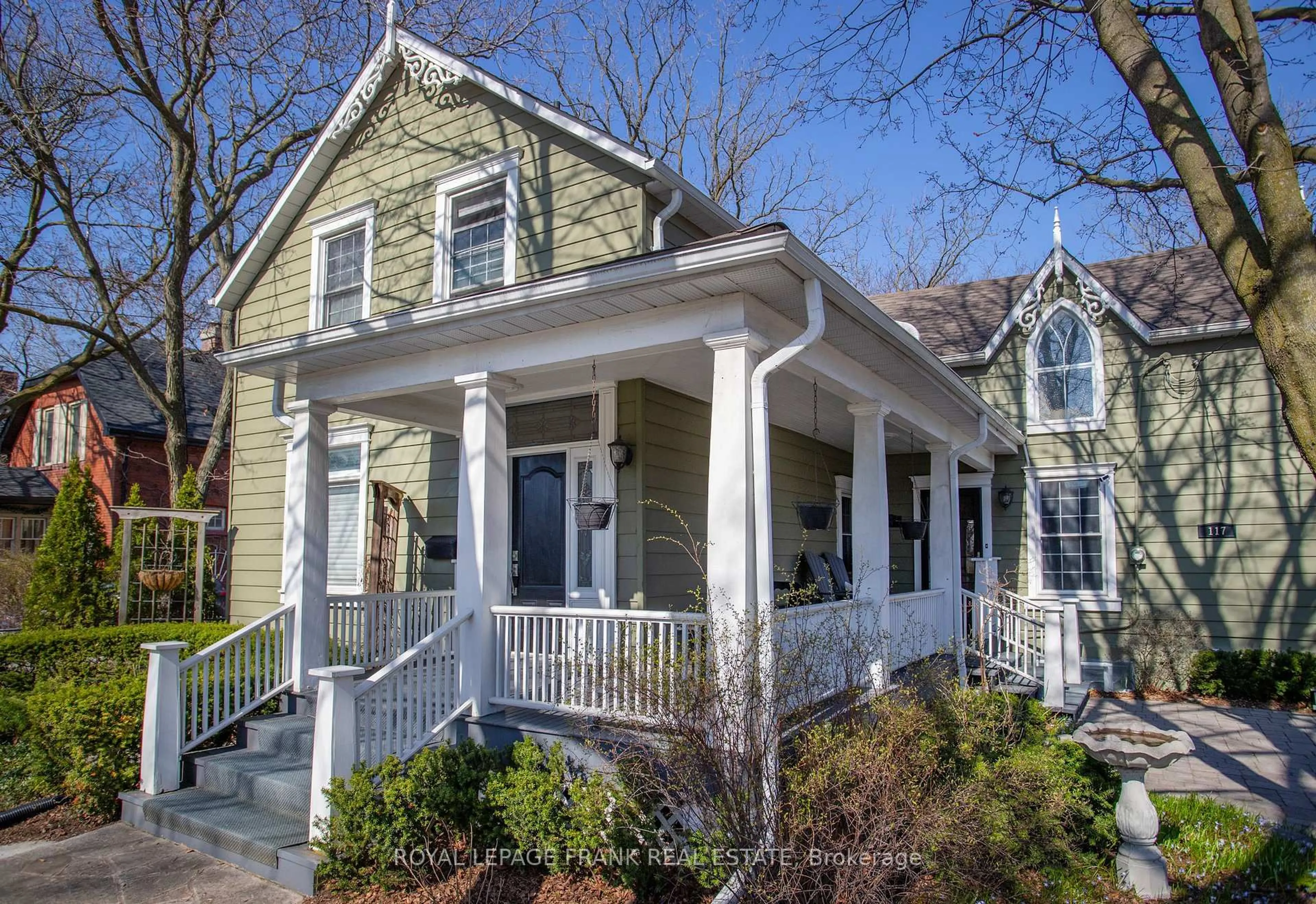 Home with vinyl exterior material, street for 117 Euclid St, Whitby Ontario L1N 5B1