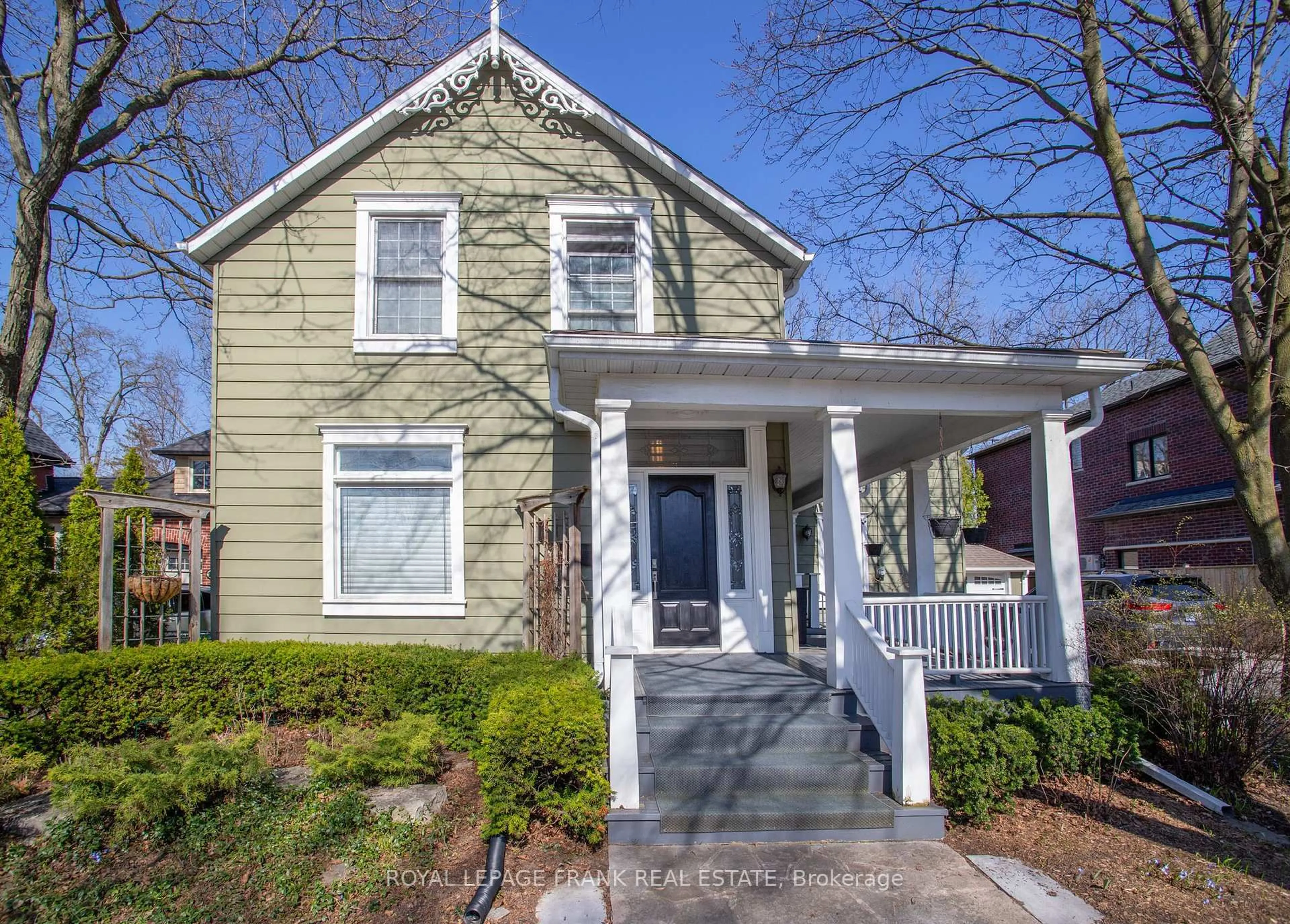 Home with vinyl exterior material, street for 117 Euclid St, Whitby Ontario L1N 5B1