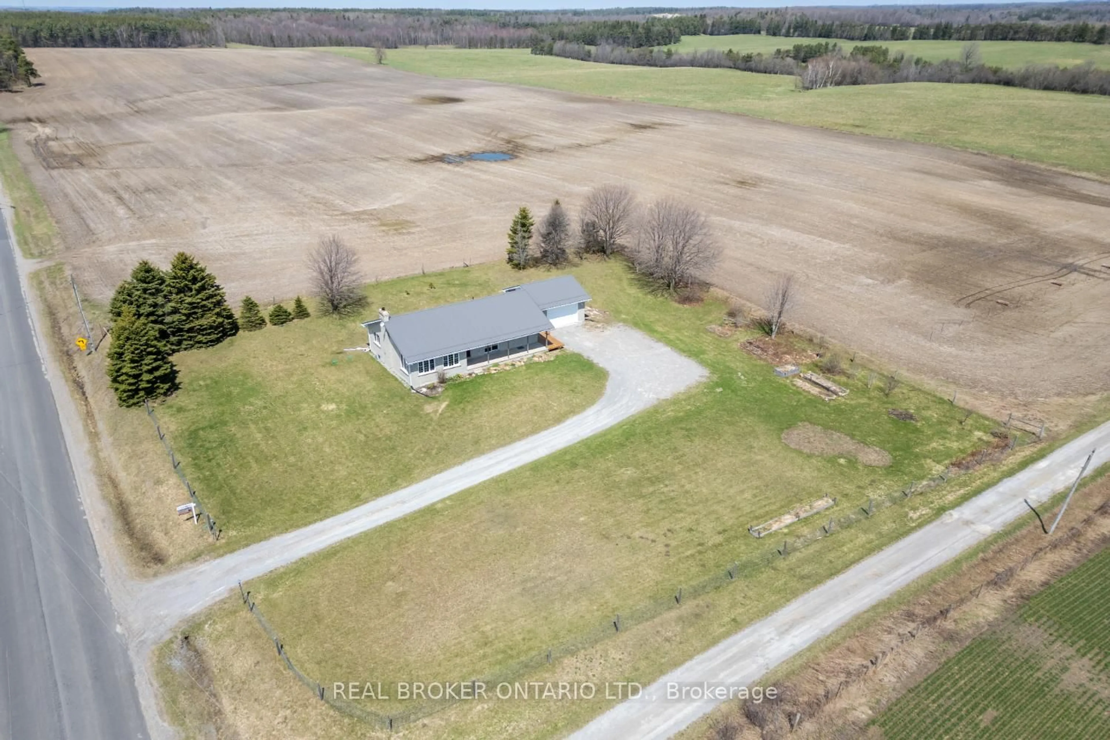 A pic from outside/outdoor area/front of a property/back of a property/a pic from drone, building for 2144 Concession Road 9, Clarington Ontario L0B 1B0