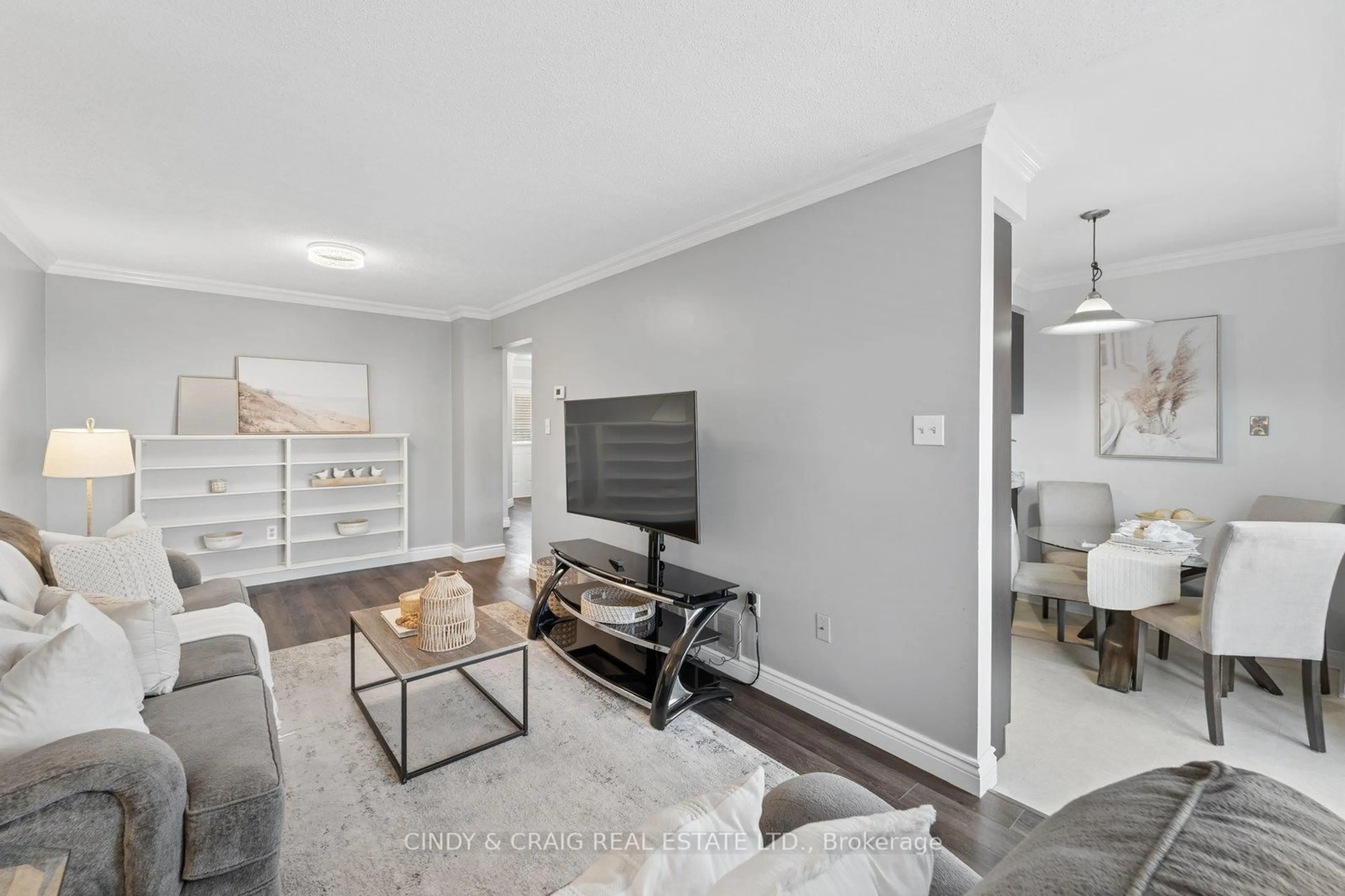 Living room with furniture, unknown for 5 Mcmann Cres, Clarington Ontario L1E 2H4