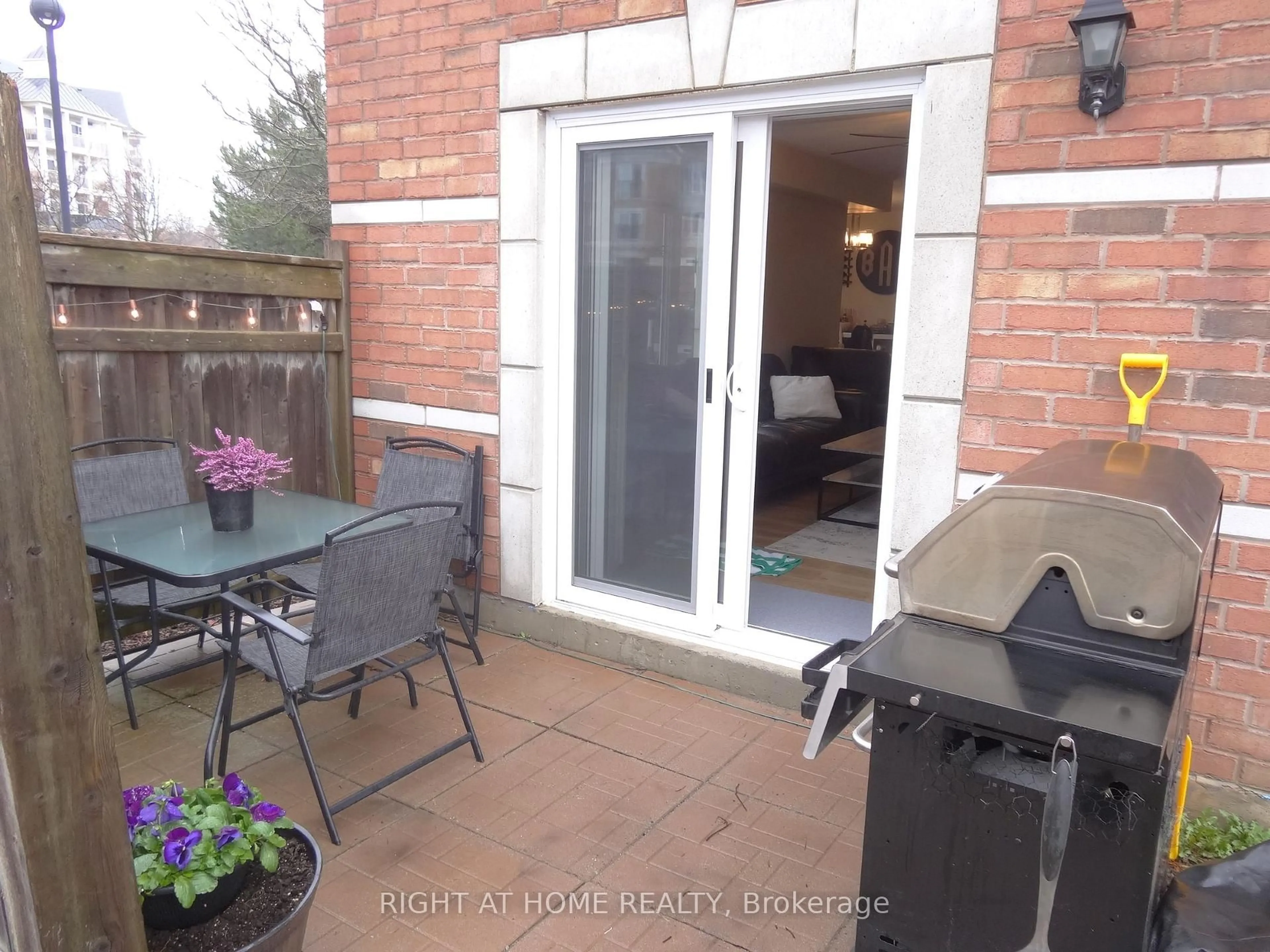 Patio, street for 102 Aspen Springs Dr #106, Clarington Ontario L1C 5N6