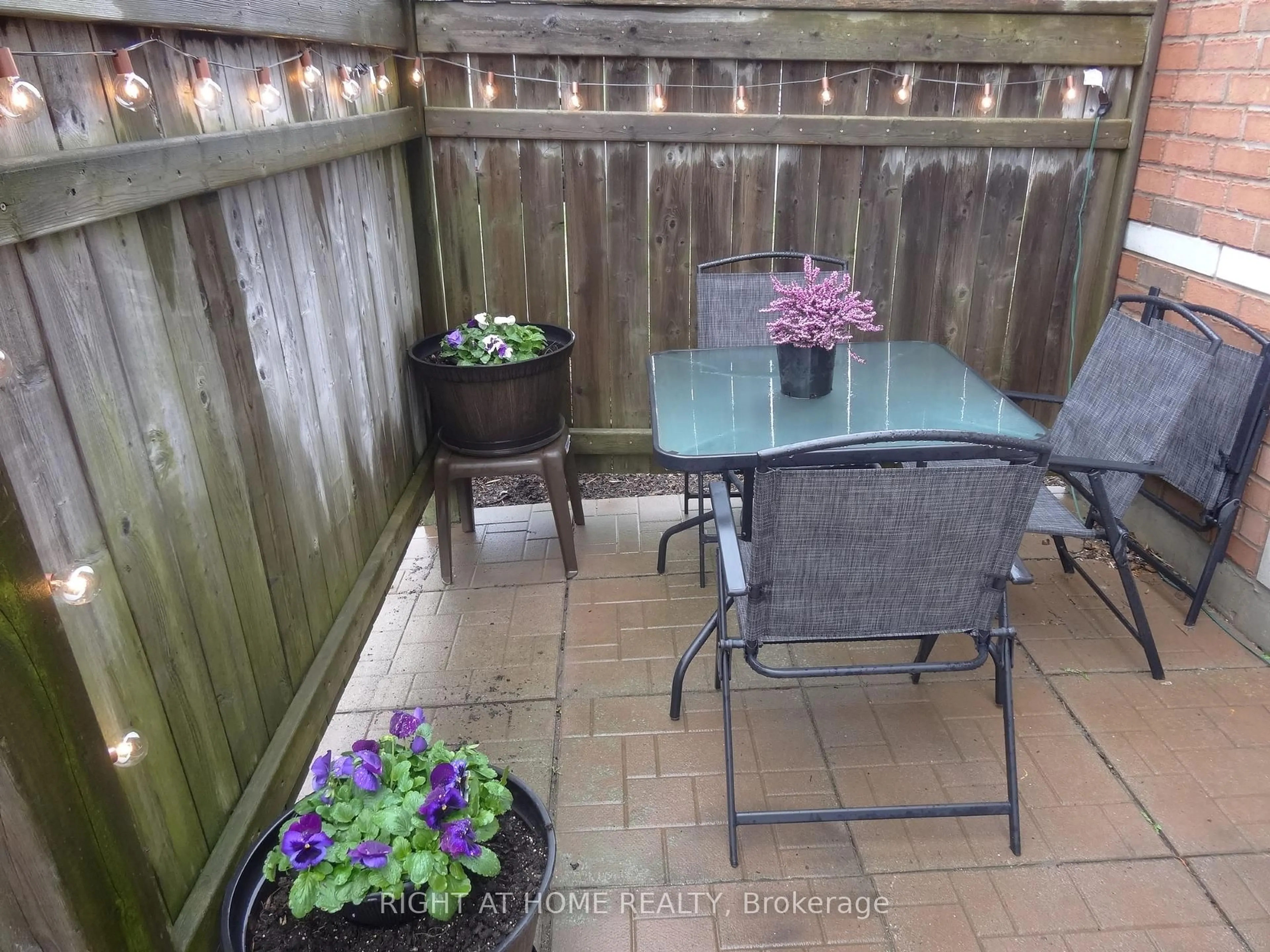 Patio, street for 102 Aspen Springs Dr #106, Clarington Ontario L1C 5N6