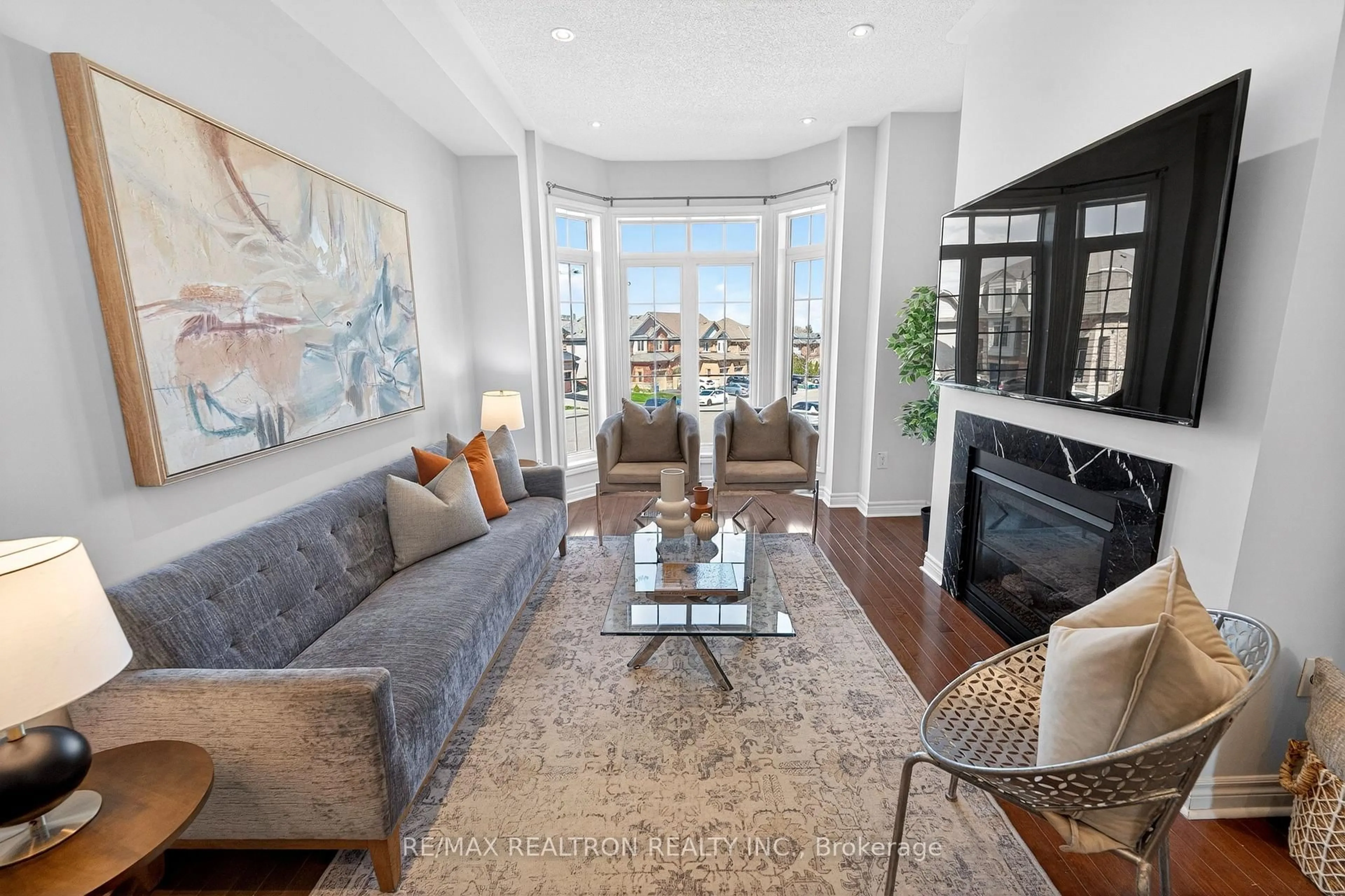 Living room with furniture, unknown for 41 Horton St, Ajax Ontario L1Z 1E3