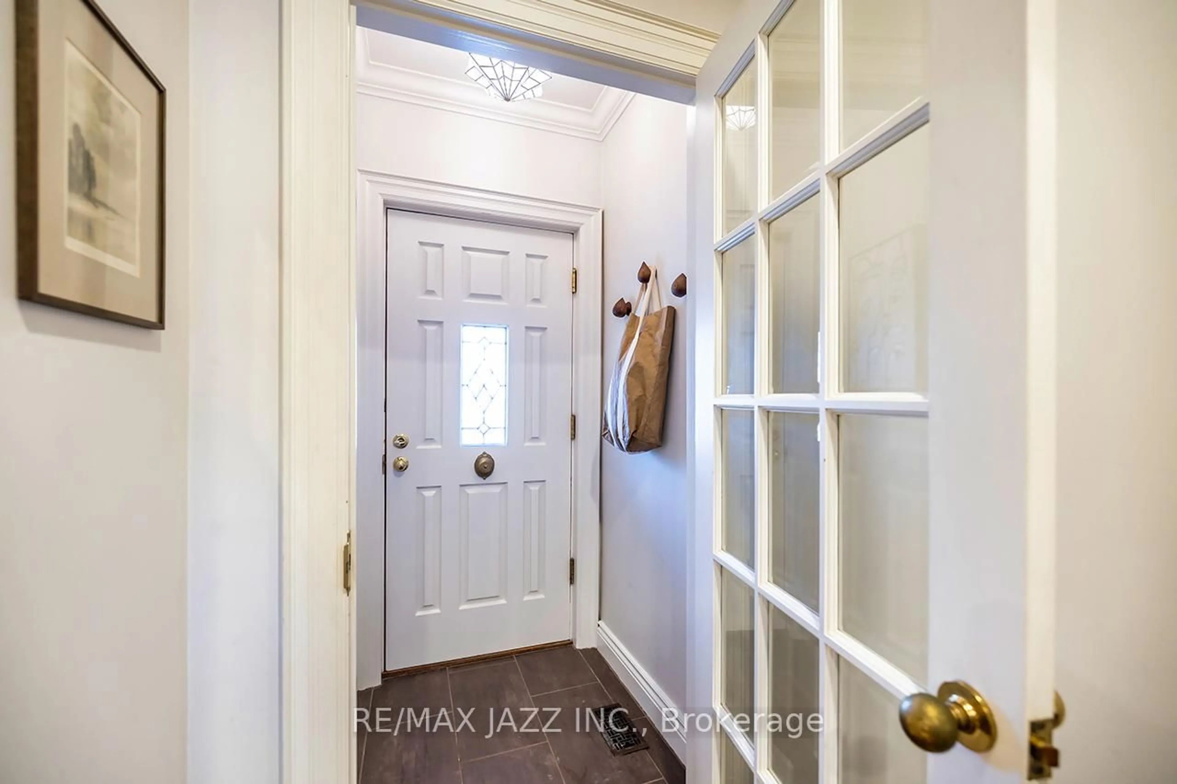 Indoor entryway for 92 Alton Ave, Toronto Ontario M4L 2M2