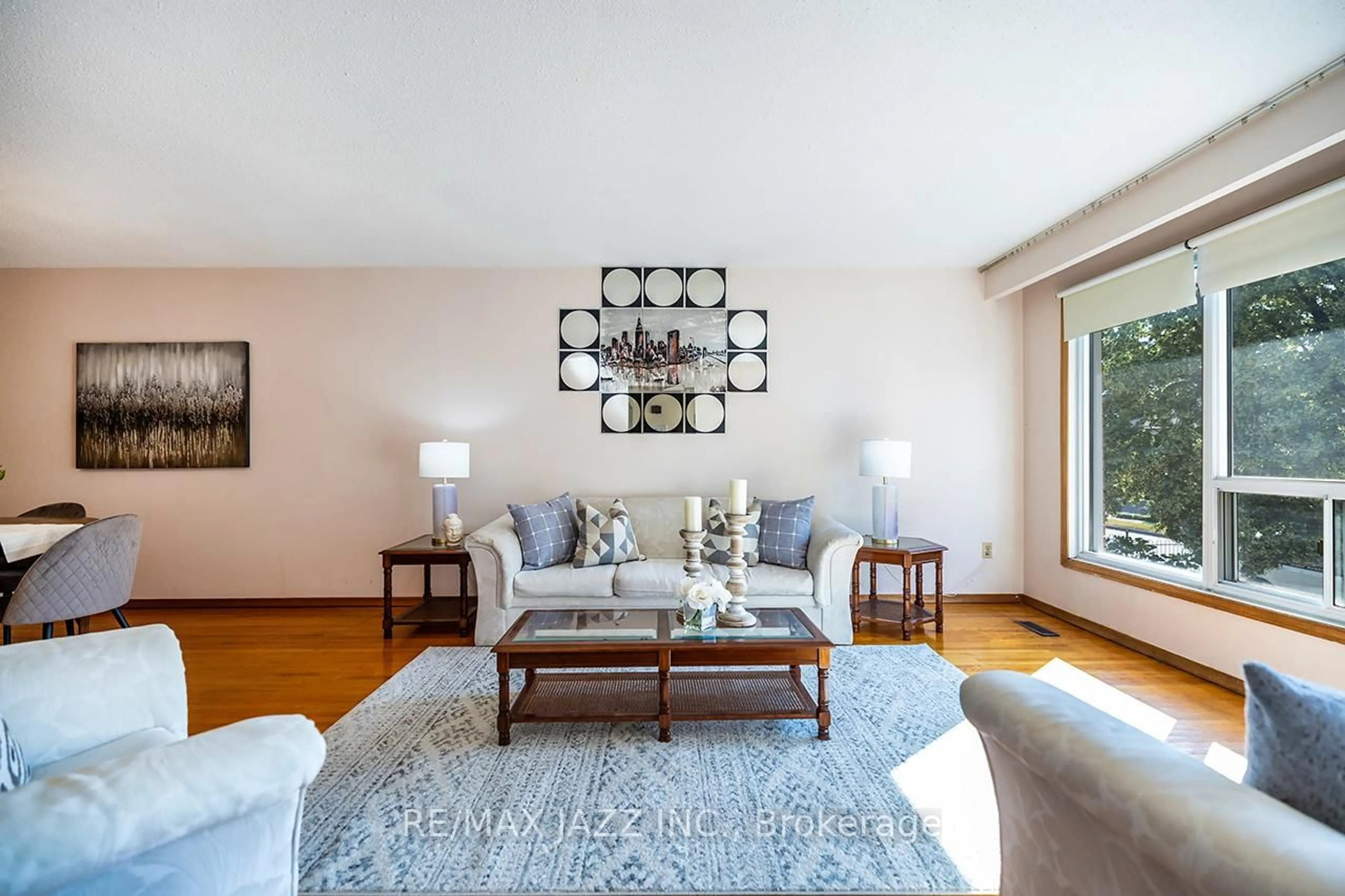 Living room with furniture, unknown for 28 Pilot St, Toronto Ontario M1E 2C5