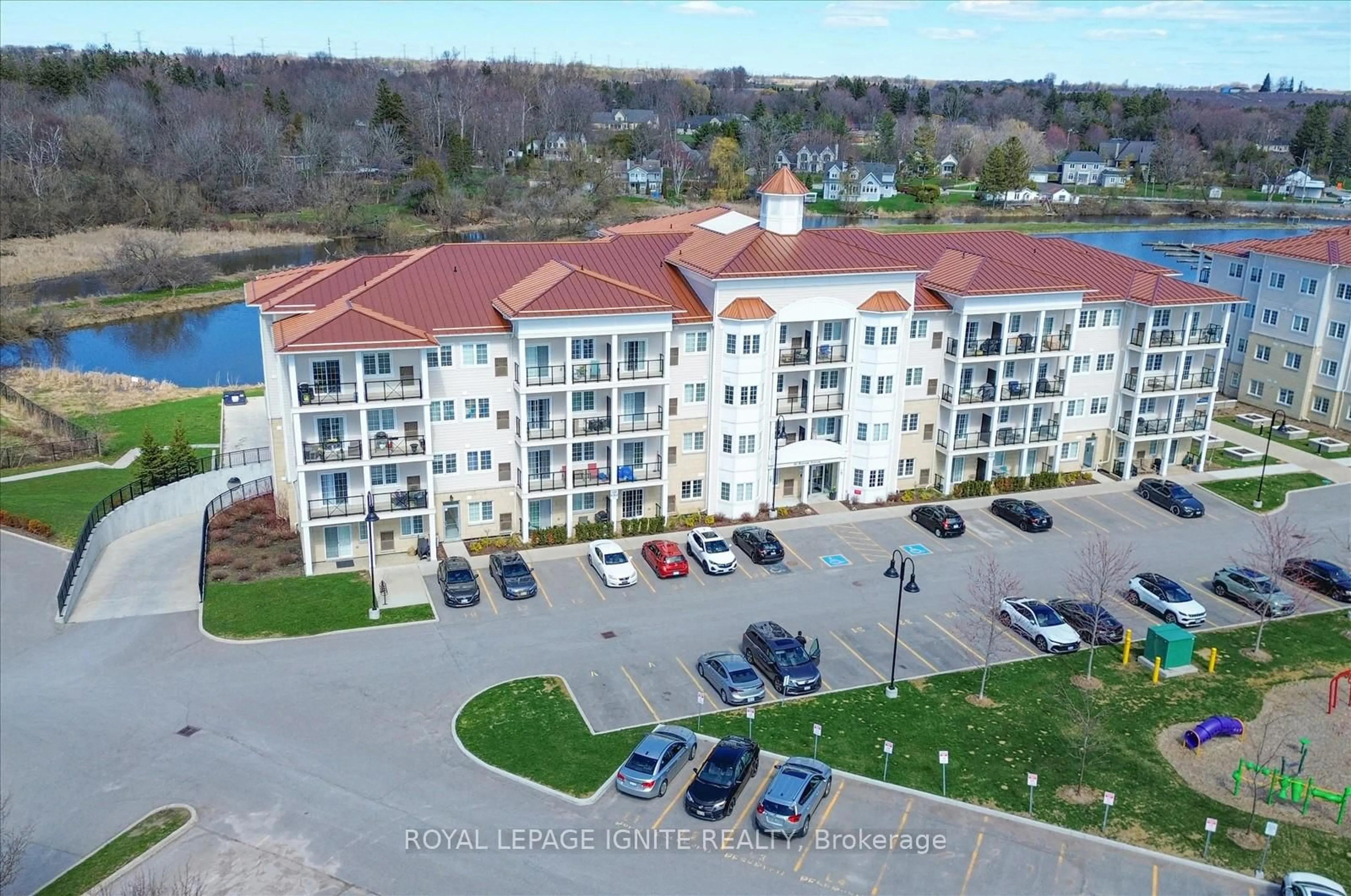 A pic from outside/outdoor area/front of a property/back of a property/a pic from drone, building for 80 Shipway Ave #215, Clarington Ontario L1B 0V8