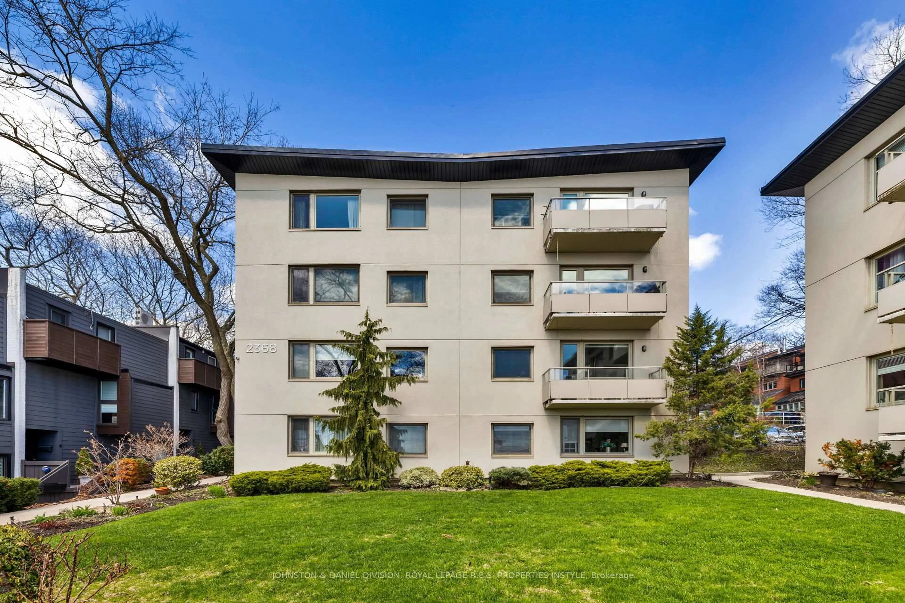 Unknown for 2368 Queen St #8, Toronto Ontario M4E 1H4