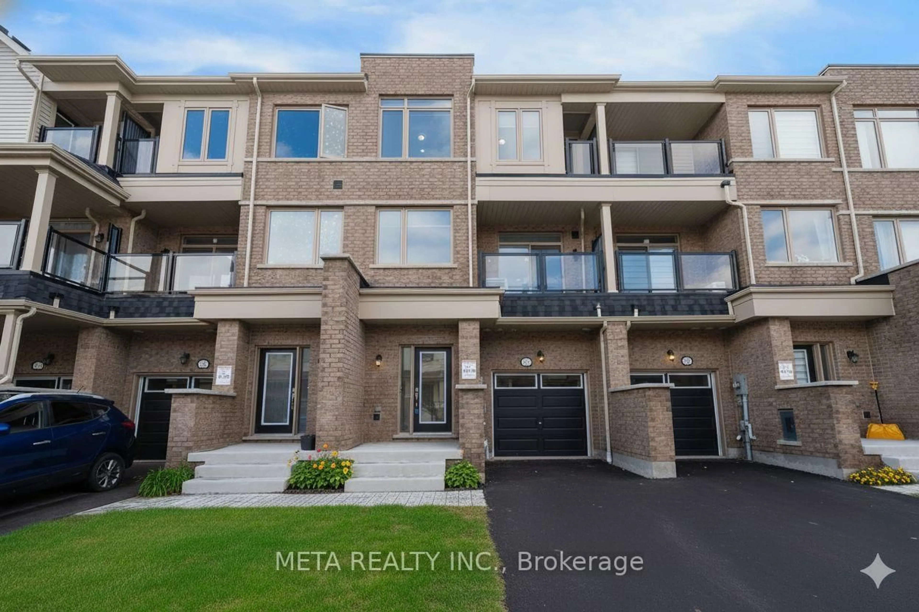 A pic from outside/outdoor area/front of a property/back of a property/a pic from drone, unknown for 1073 LOCKIE Dr, Oshawa Ontario L1L 0R9