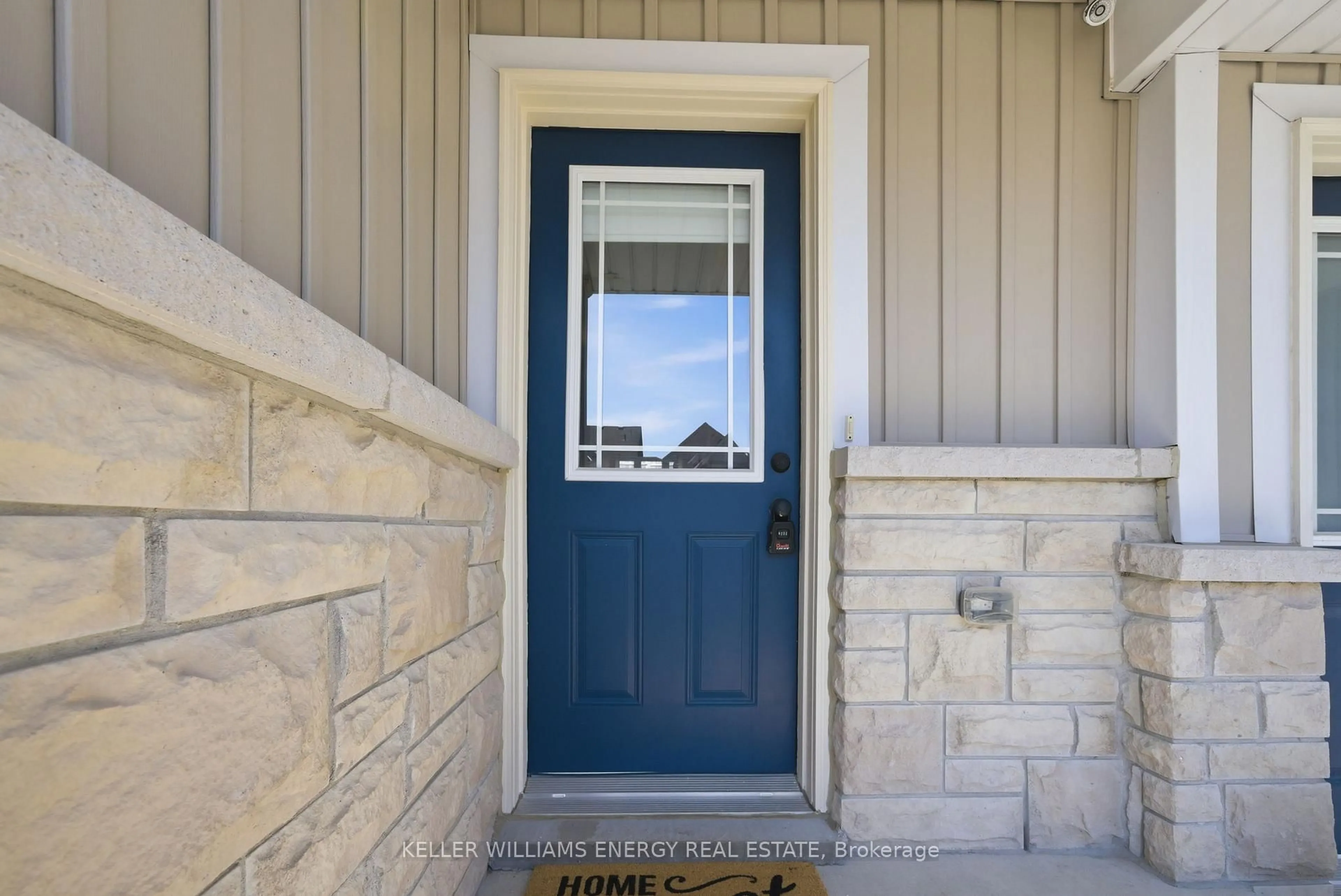 Indoor entryway for 86 Autumn Harvest Rd, Clarington Ontario L1C 0K7