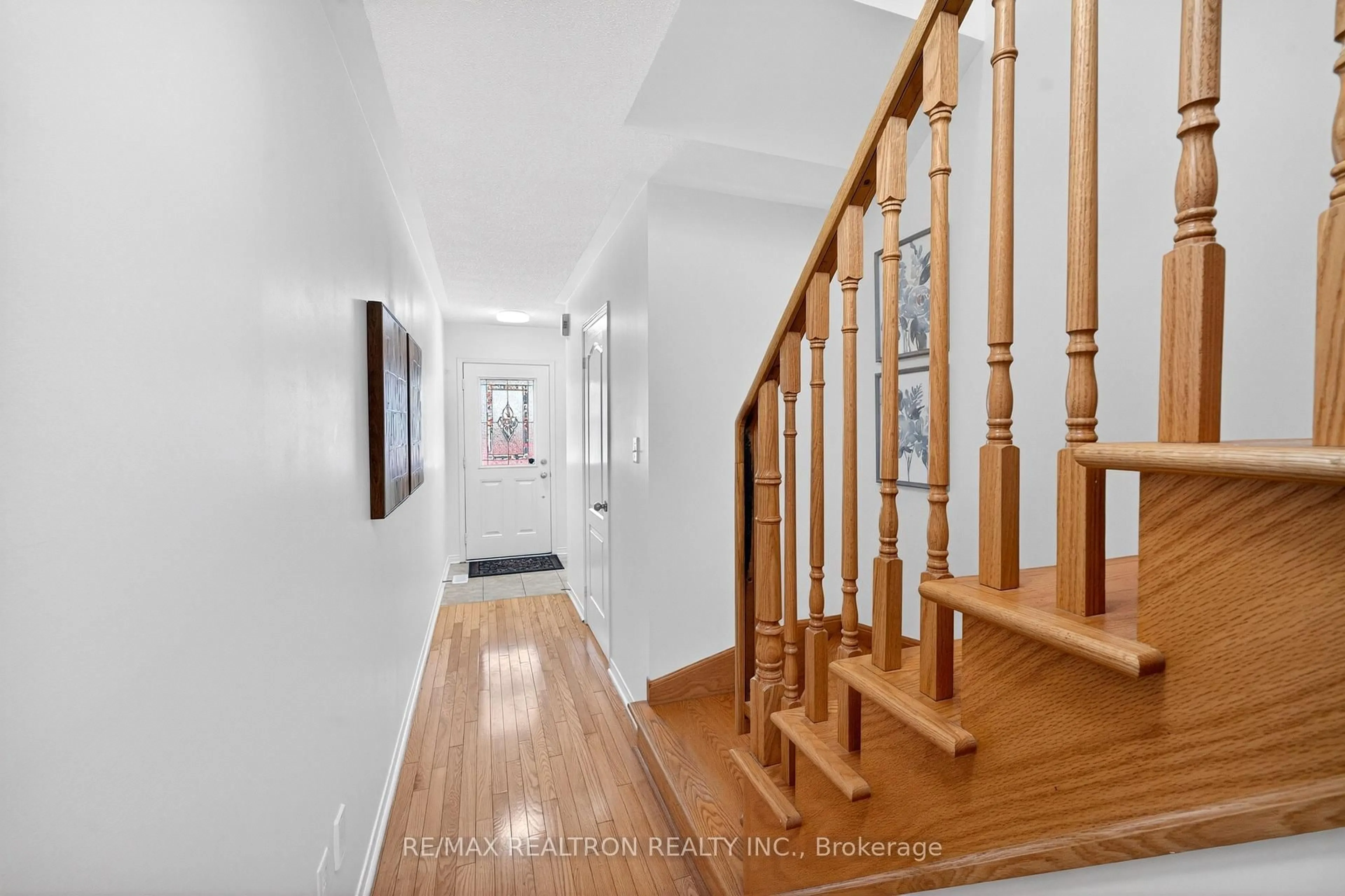 Indoor foyer for 78 Tozer Cres, Ajax Ontario L1T 5A2