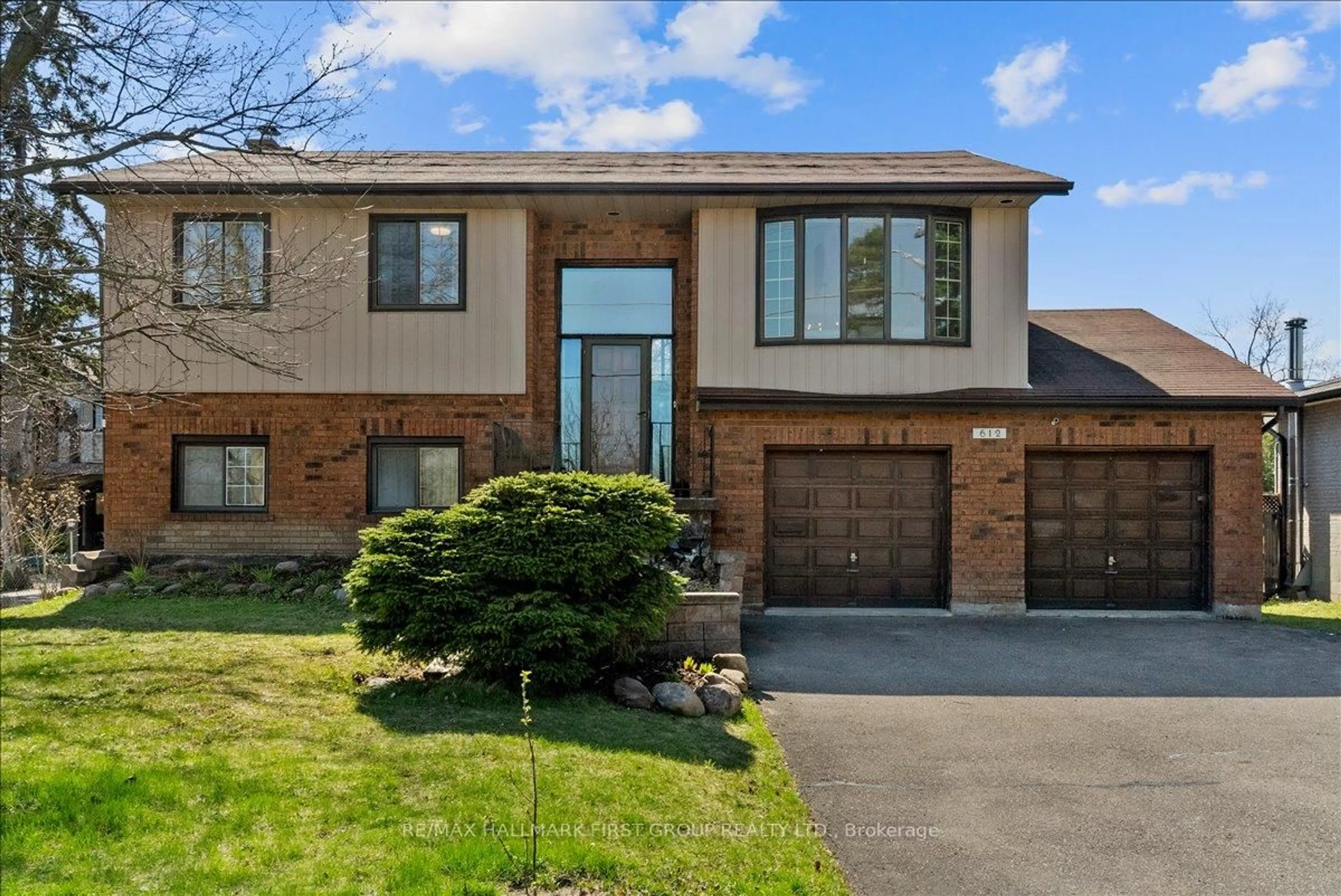 Home with brick exterior material, street for 612 Westshore Blvd, Pickering Ontario L1W 2T8
