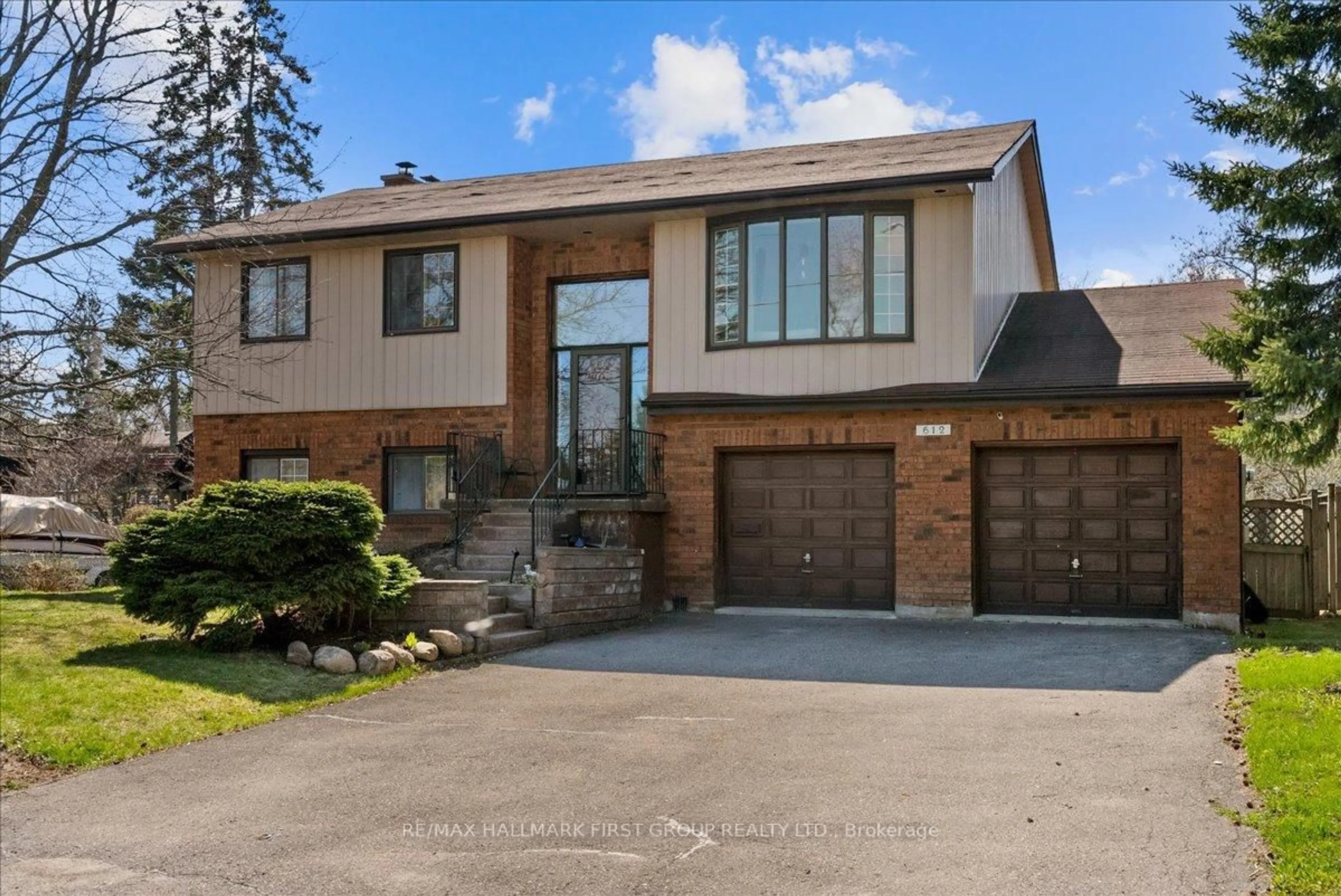 Home with brick exterior material, street for 612 Westshore Blvd, Pickering Ontario L1W 2T8