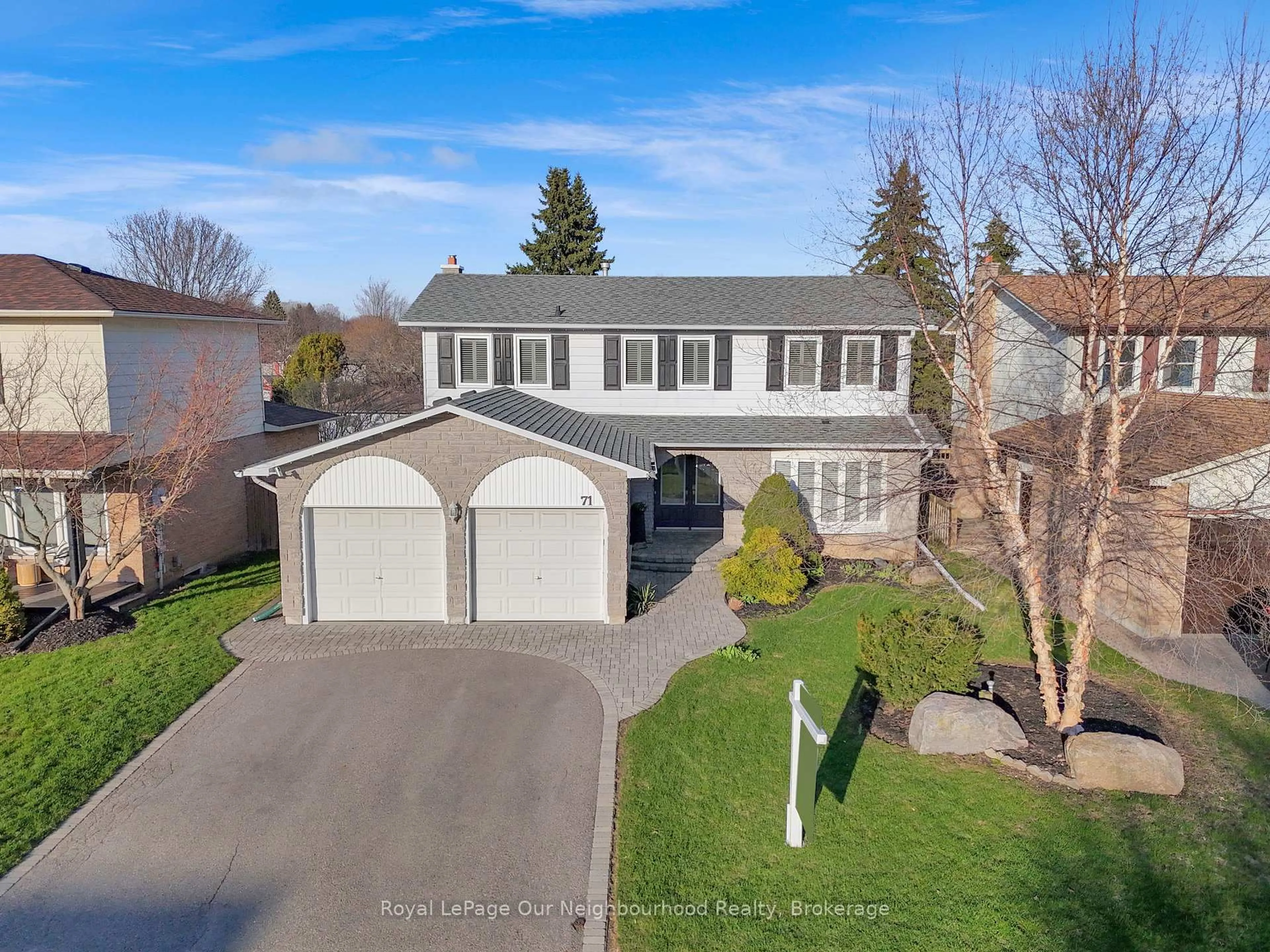 A pic from outside/outdoor area/front of a property/back of a property/a pic from drone, street for 71 Rhonda Blvd, Clarington Ontario L1C 3W3