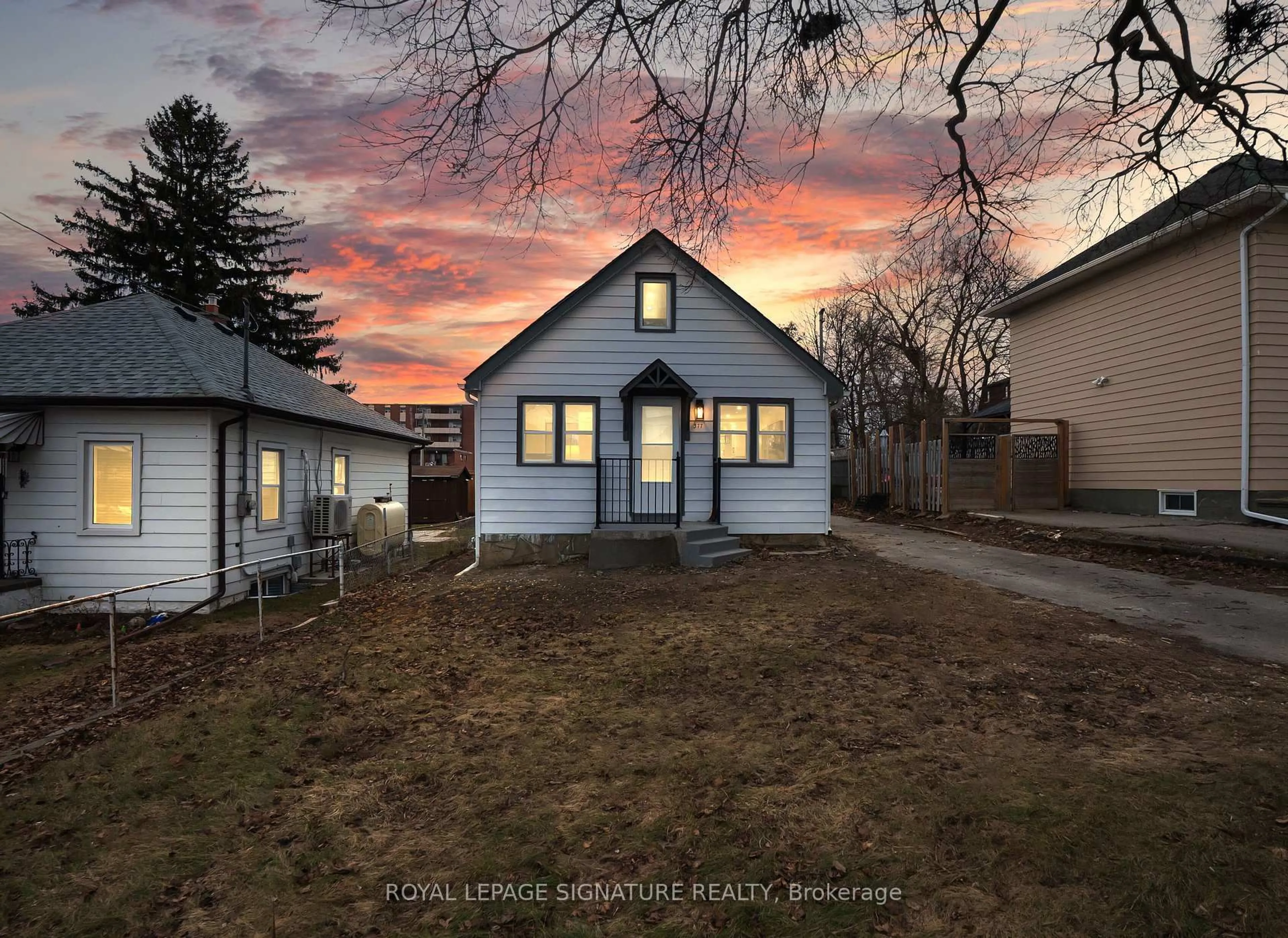 A pic from outside/outdoor area/front of a property/back of a property/a pic from drone, street for 377 Adelaide Ave, Oshawa Ontario L1J 2R7