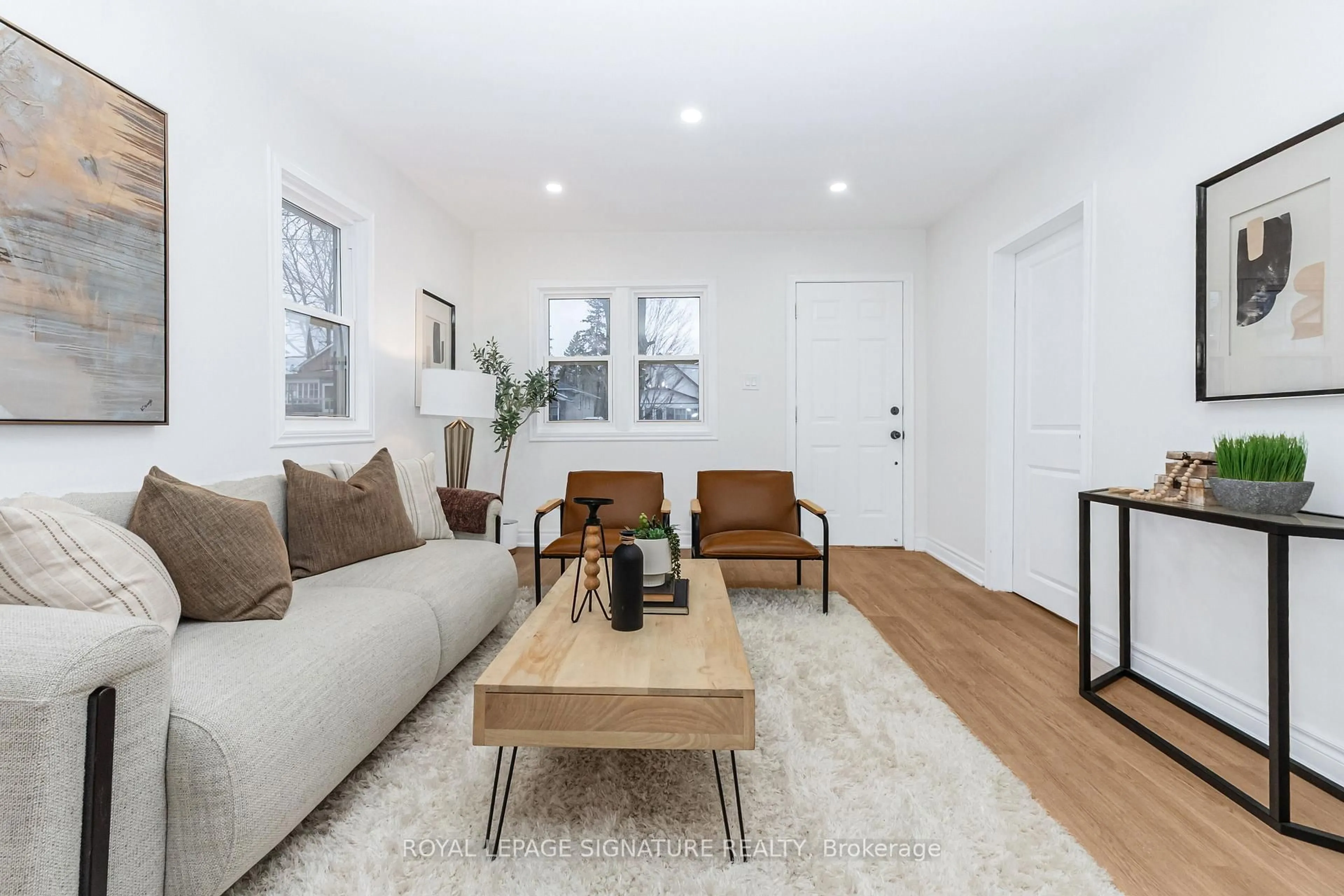 Living room with furniture, unknown for 377 Adelaide Ave, Oshawa Ontario L1J 2R7