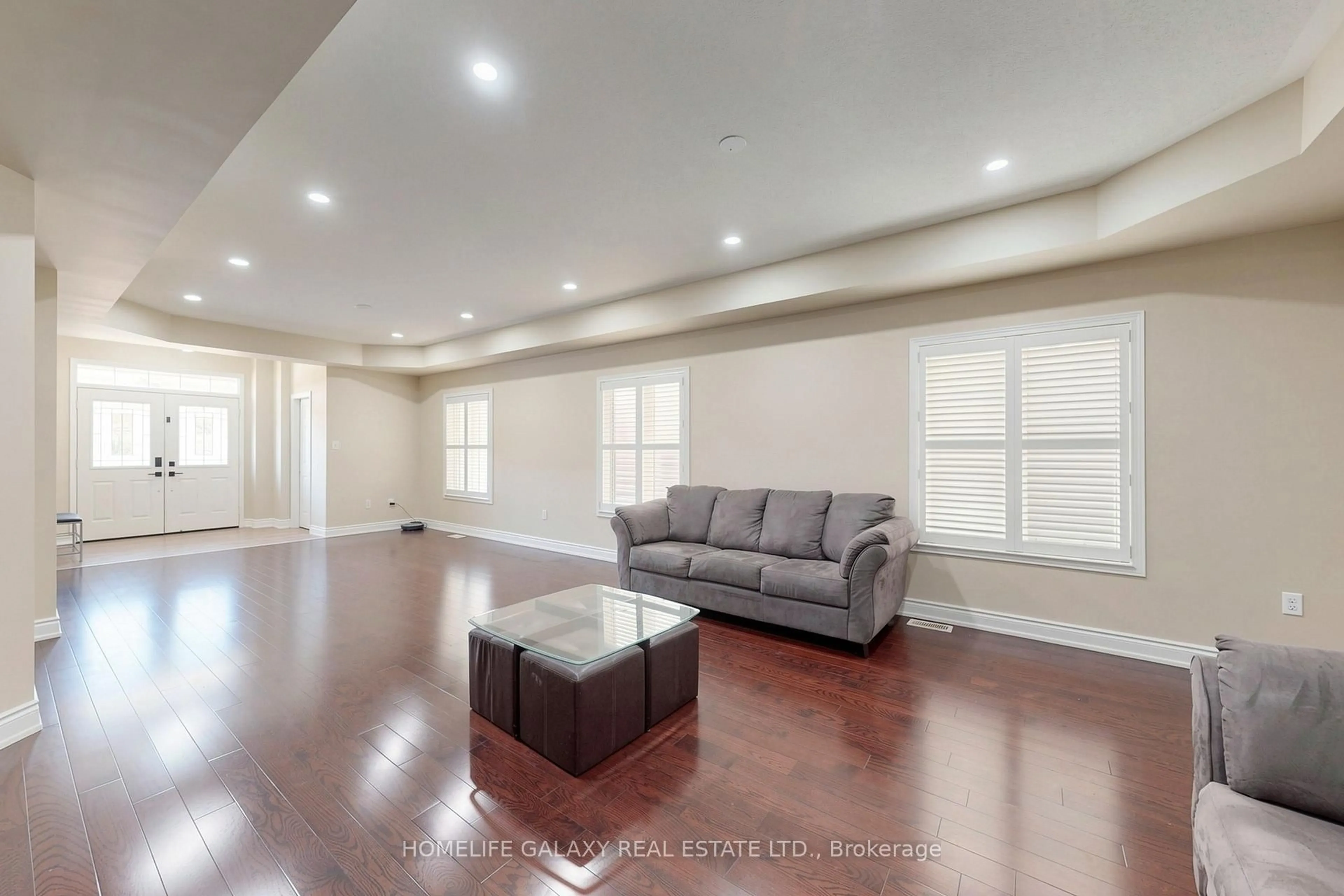 Living room with furniture, unknown for 1871 Arborwood Dr, Oshawa Ontario L1K 0R3