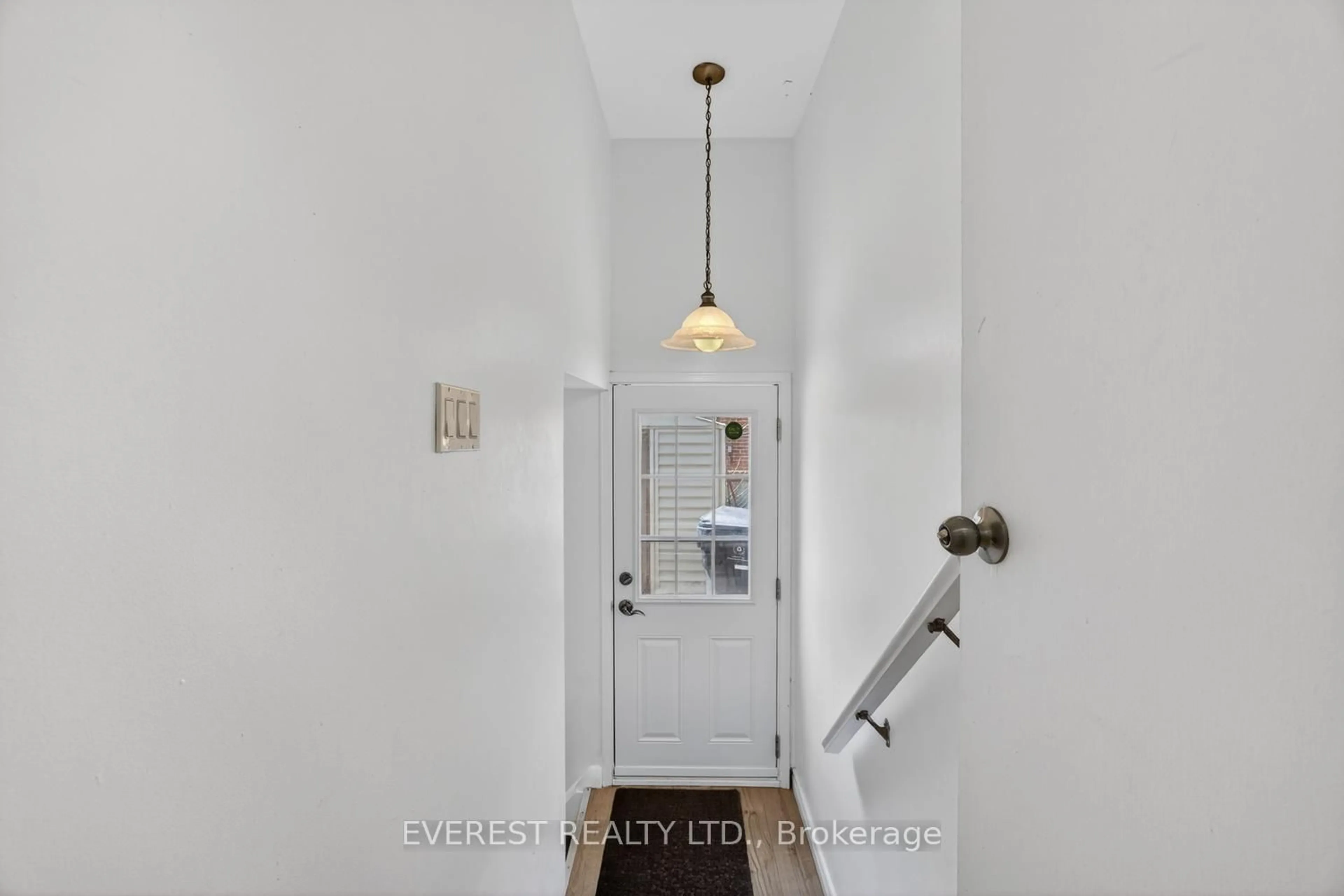 Indoor entryway for 80 Nelson St, Toronto Ontario M1J 2V8