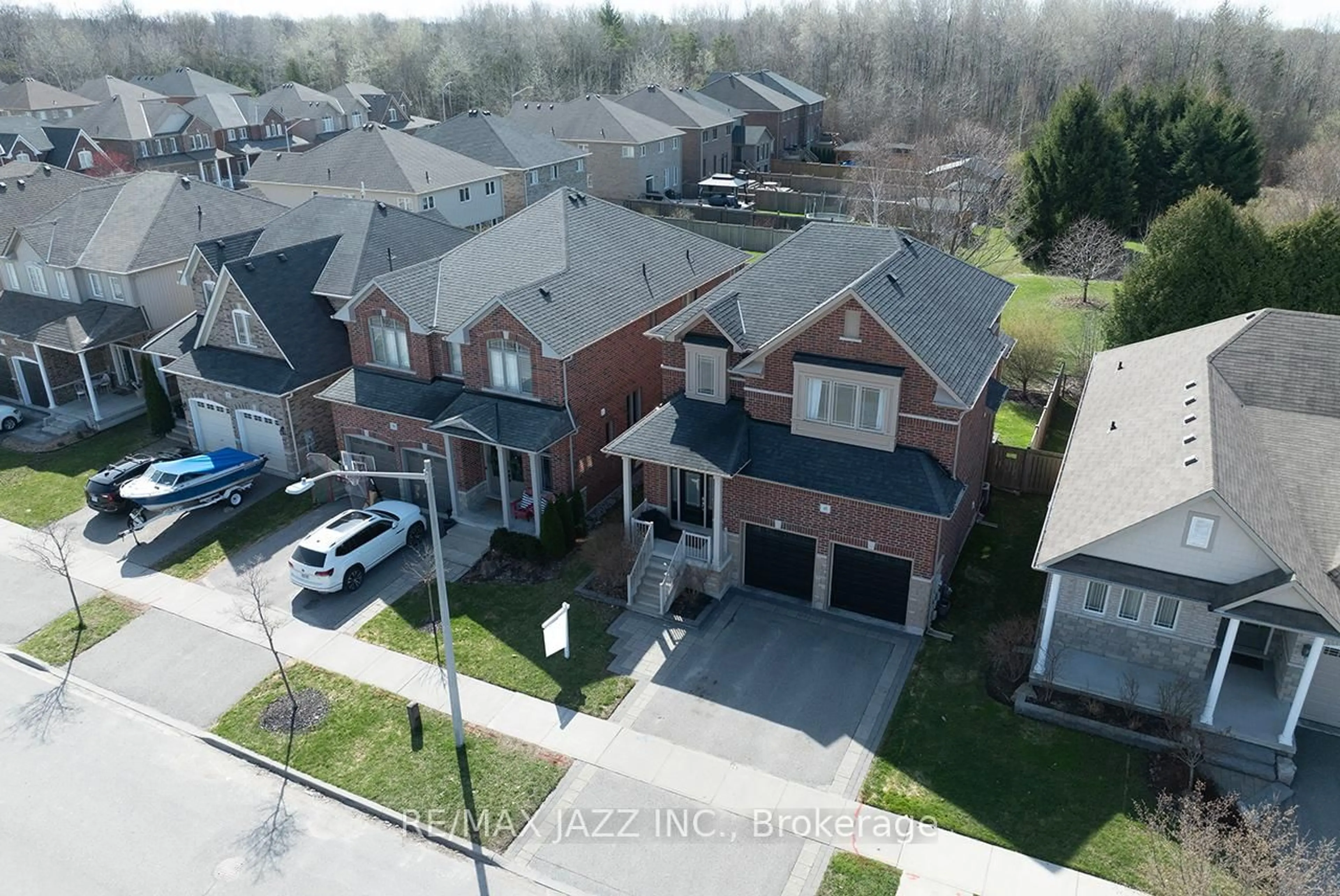 A pic from outside/outdoor area/front of a property/back of a property/a pic from drone, street for 43 Elmer Adams Dr, Clarington Ontario L1E 0G5
