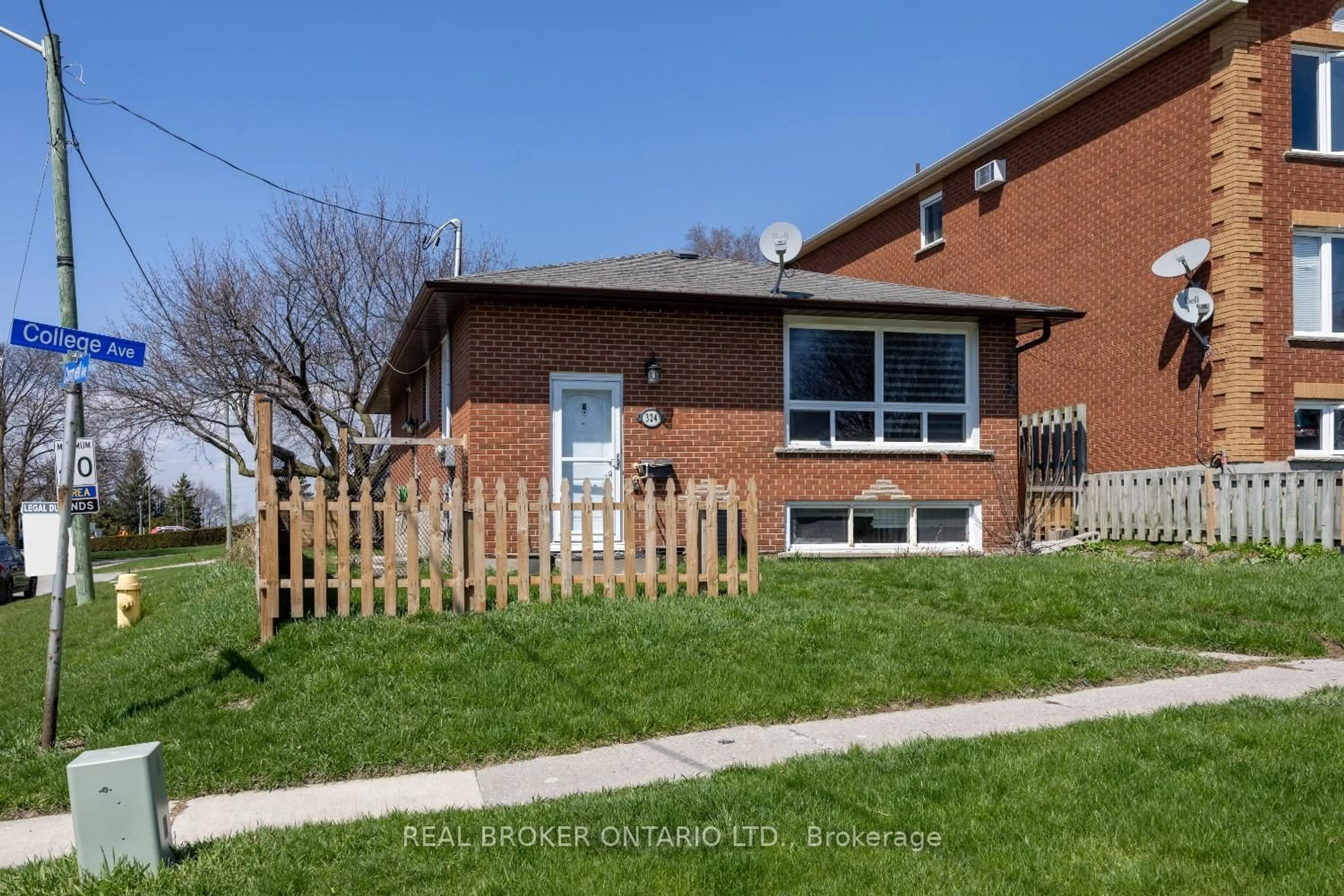 Home with brick exterior material, street for 324 College Ave, Oshawa Ontario L1J 1S1