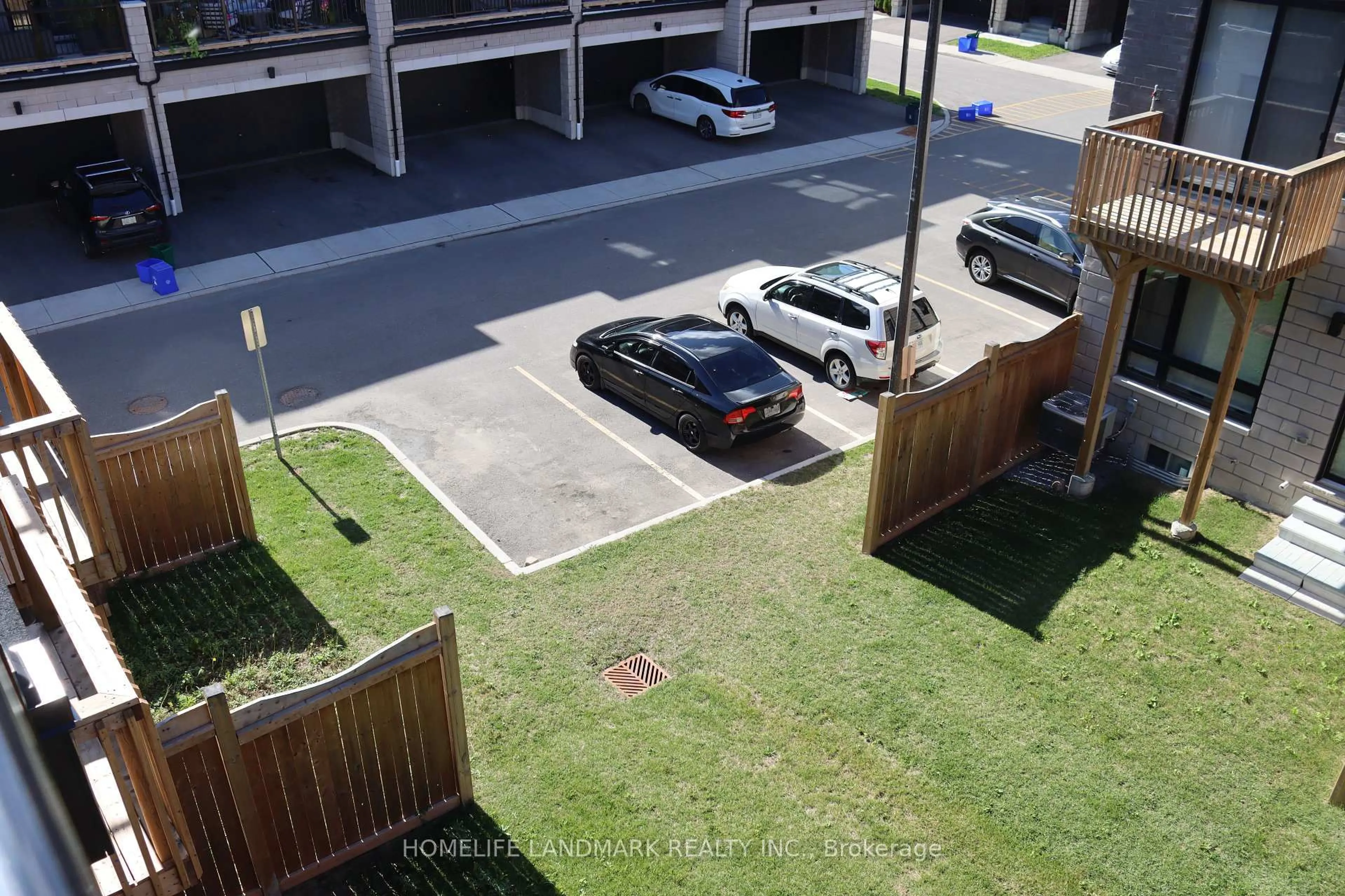 A pic from outside/outdoor area/front of a property/back of a property/a pic from drone, street for 42 Lake Trail Way, Whitby Ontario L1M 0M3