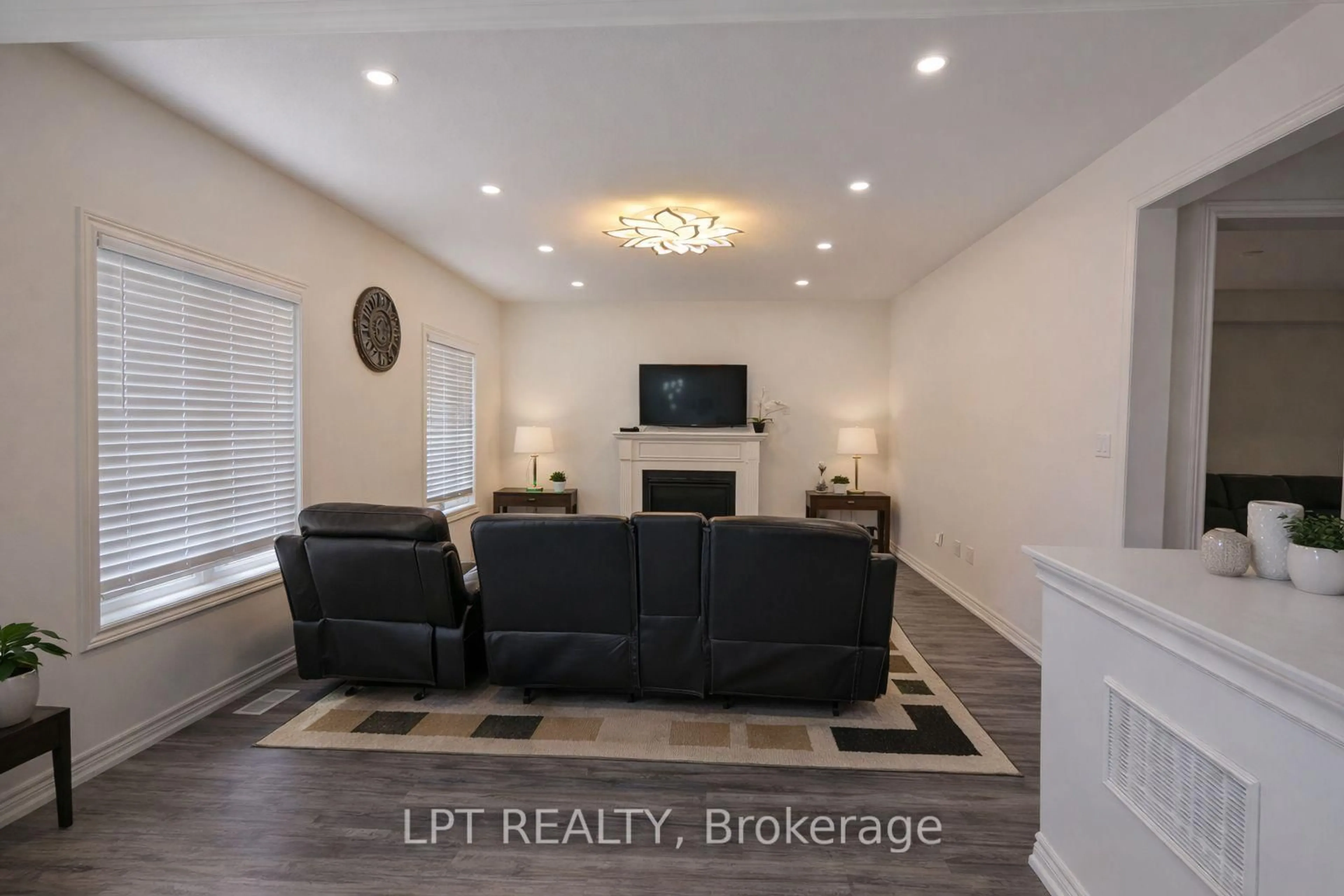 Living room with furniture, unknown for 1852 Grandview St, Oshawa Ontario L1K 0Y2