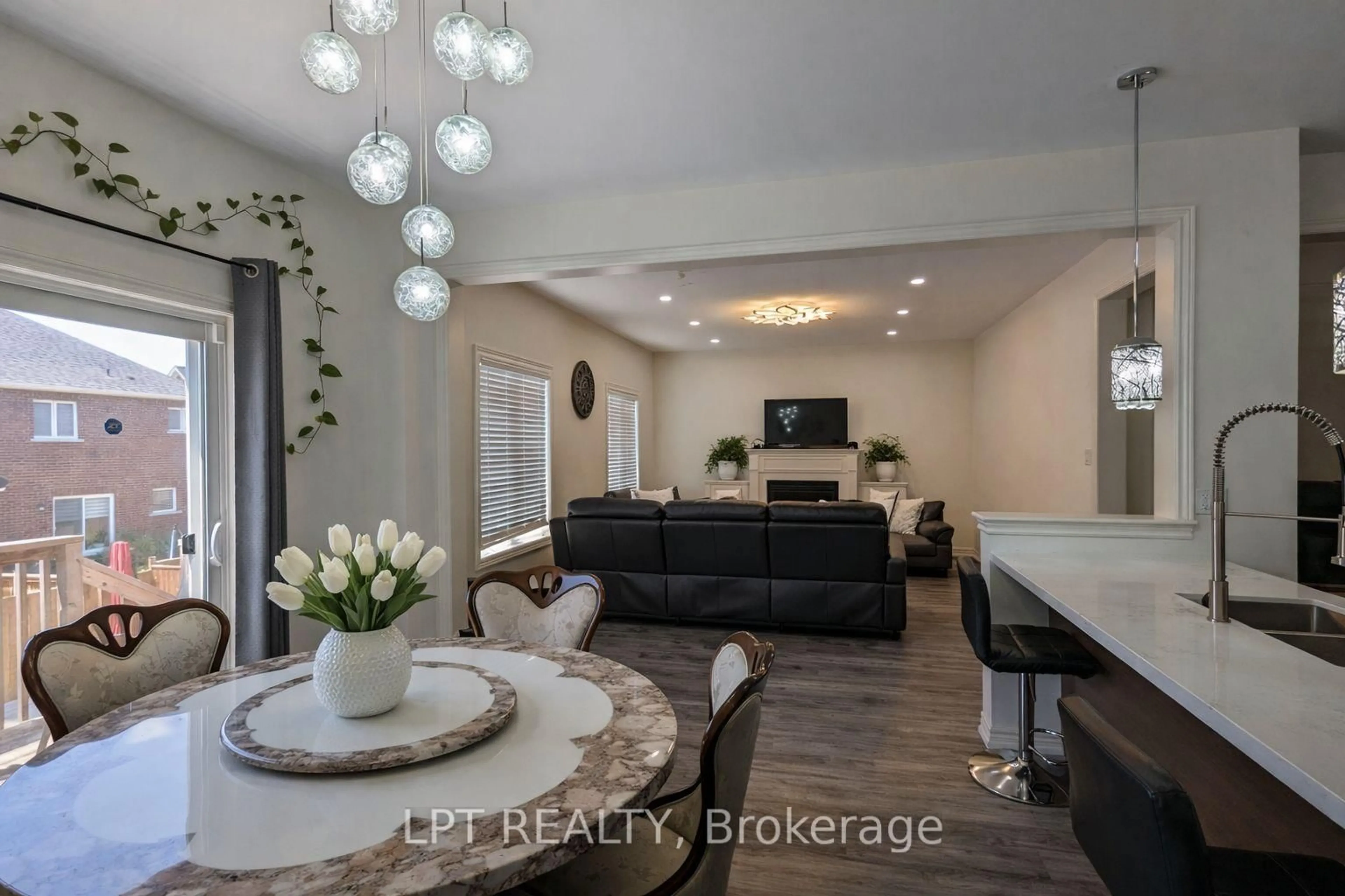 Unknown for 1852 Grandview St, Oshawa Ontario L1K 0Y2