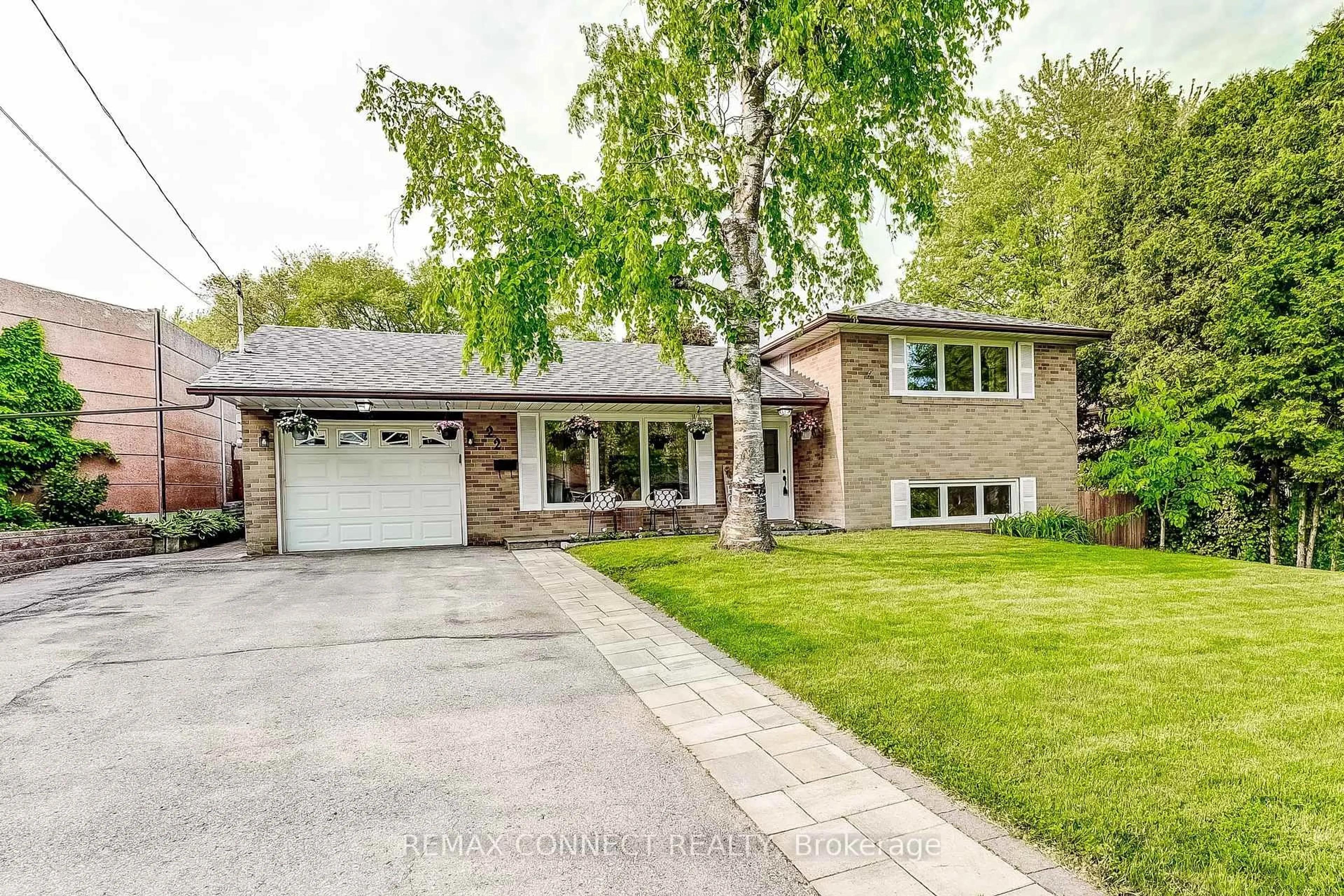 Home with brick exterior material, street for 22 Ravine Park Cres, Toronto Ontario M1C 2M3
