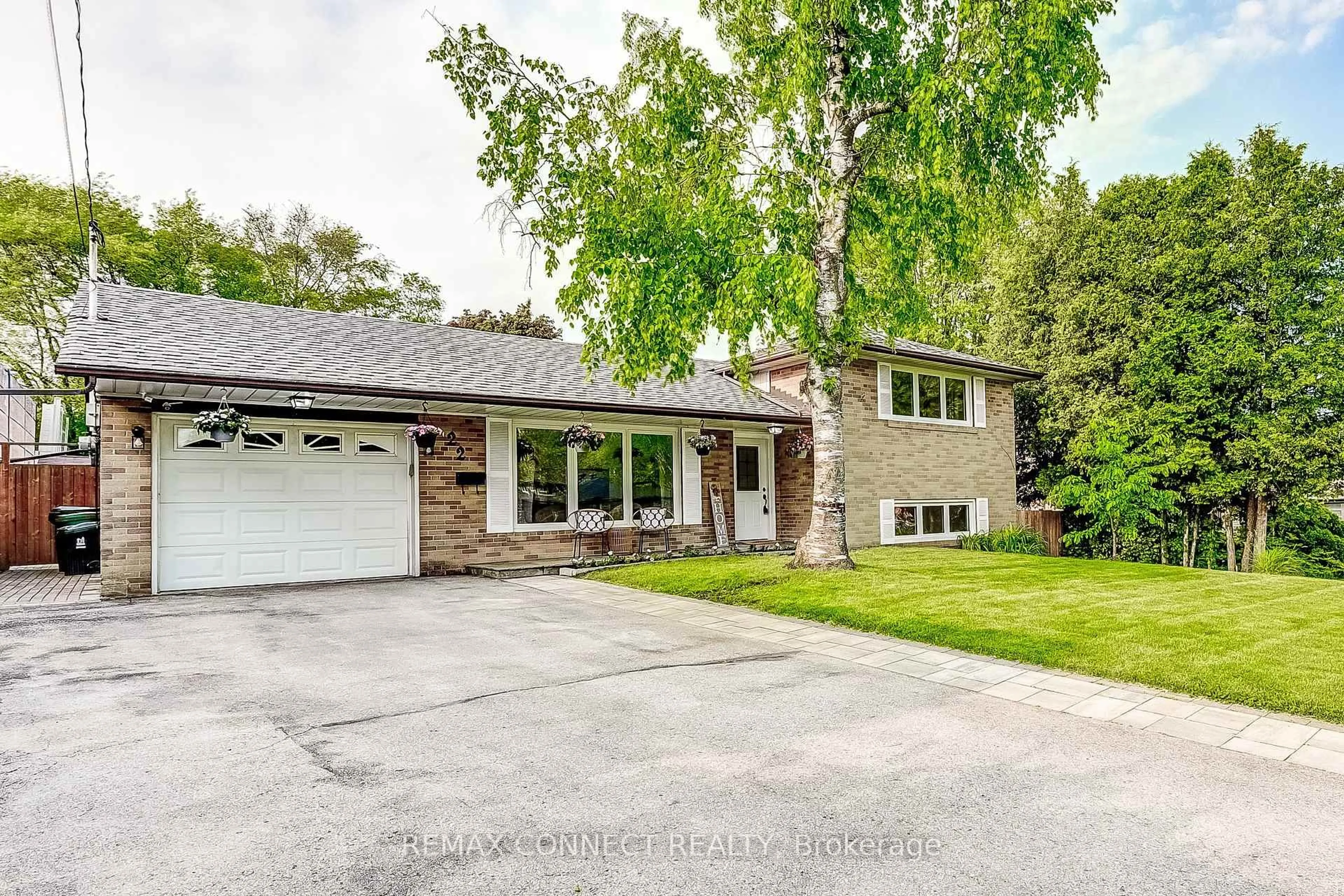 Home with brick exterior material, street for 22 Ravine Park Cres, Toronto Ontario M1C 2M3